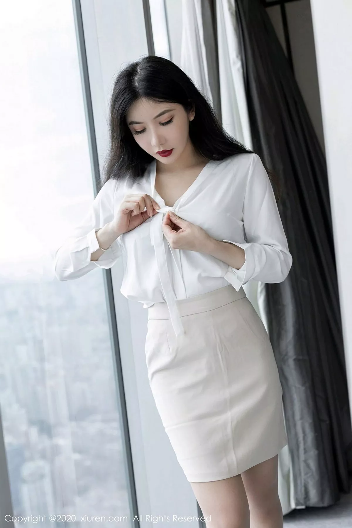 秀人集.com_[XiuRen秀人网]No.2736_女神心妍小公主私房床上紫色蕾丝内衣秀惹火身材撩人诱惑写真37P