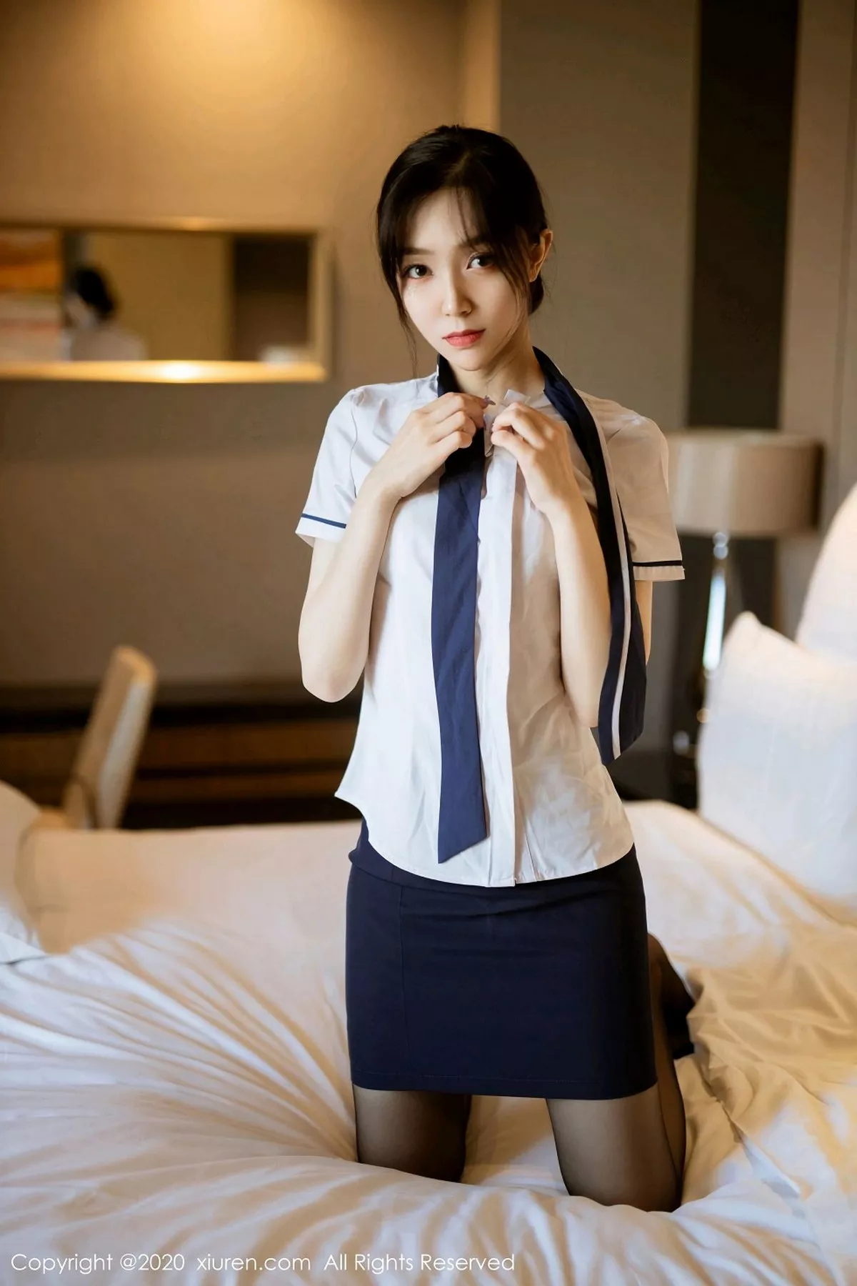 秀人集.com_[XiuRen秀人网]No.2735_嫩模九千柒柒经典职场制服主题半脱露白色内衣黑丝裤袜诱惑写真46P