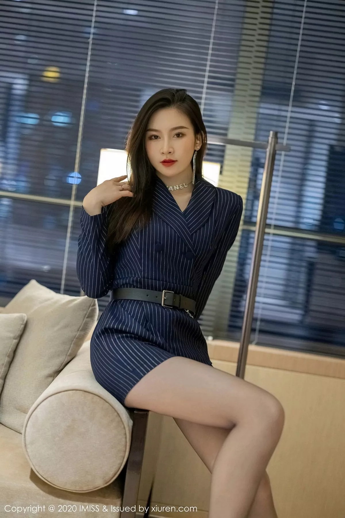 秀人集.com_[IMISS爱蜜社]Vol.522_新人模特Sia私房黑色束身内衣配吊带黑丝袜极致魅惑写真77P