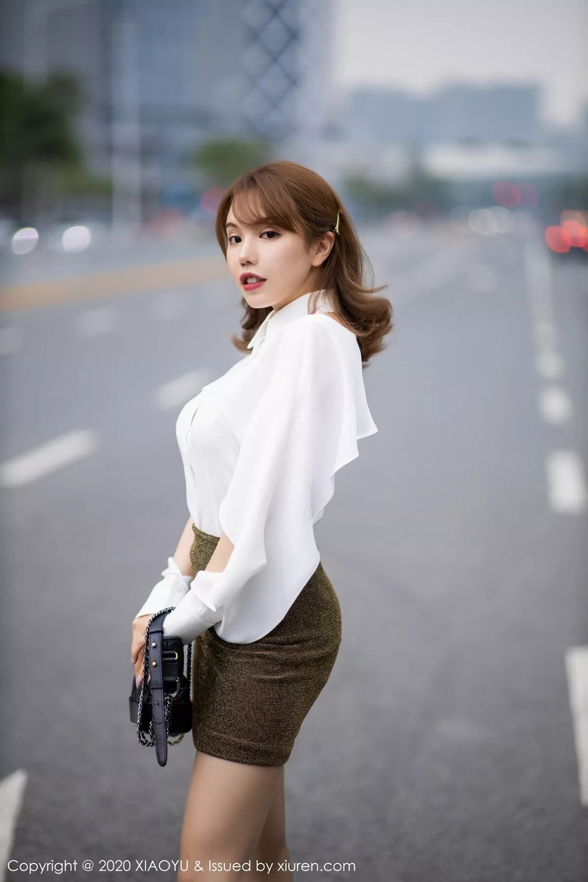 秀人集.com_[XiaoYu画语界]Vol.382_女神黄乐然性感魅力车拍系列白衬衣配肉丝裤袜撩人诱惑写真112P