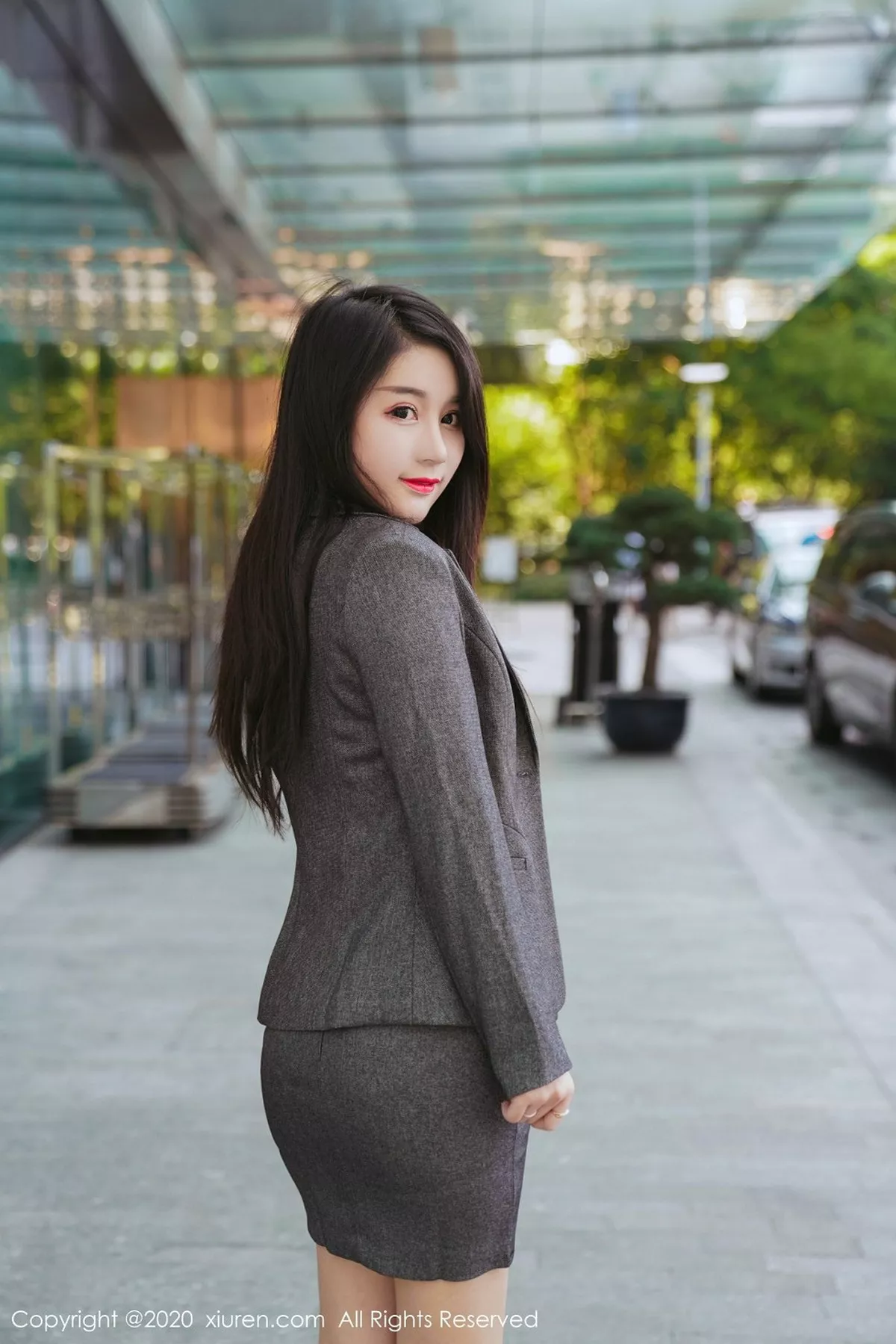 秀人集.com_[XiuRen秀人网]No.2628_嫩模美七Mia酒店OL制服剧情主题性感透视内裤秀翘臀诱惑写真64P