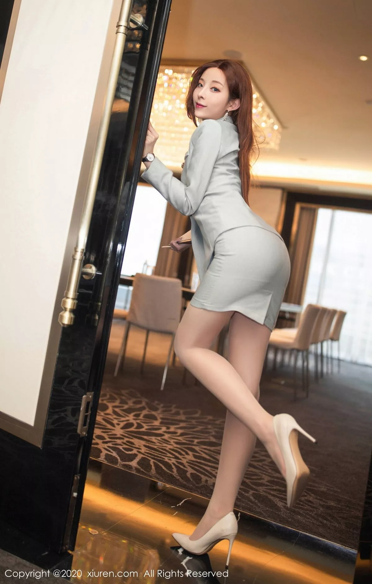秀人集.com_[XiuRen秀人网]No.2642_嫩模陈小喵会议接待员主题脱秘书制服露无内肉丝裤袜诱惑写真75P