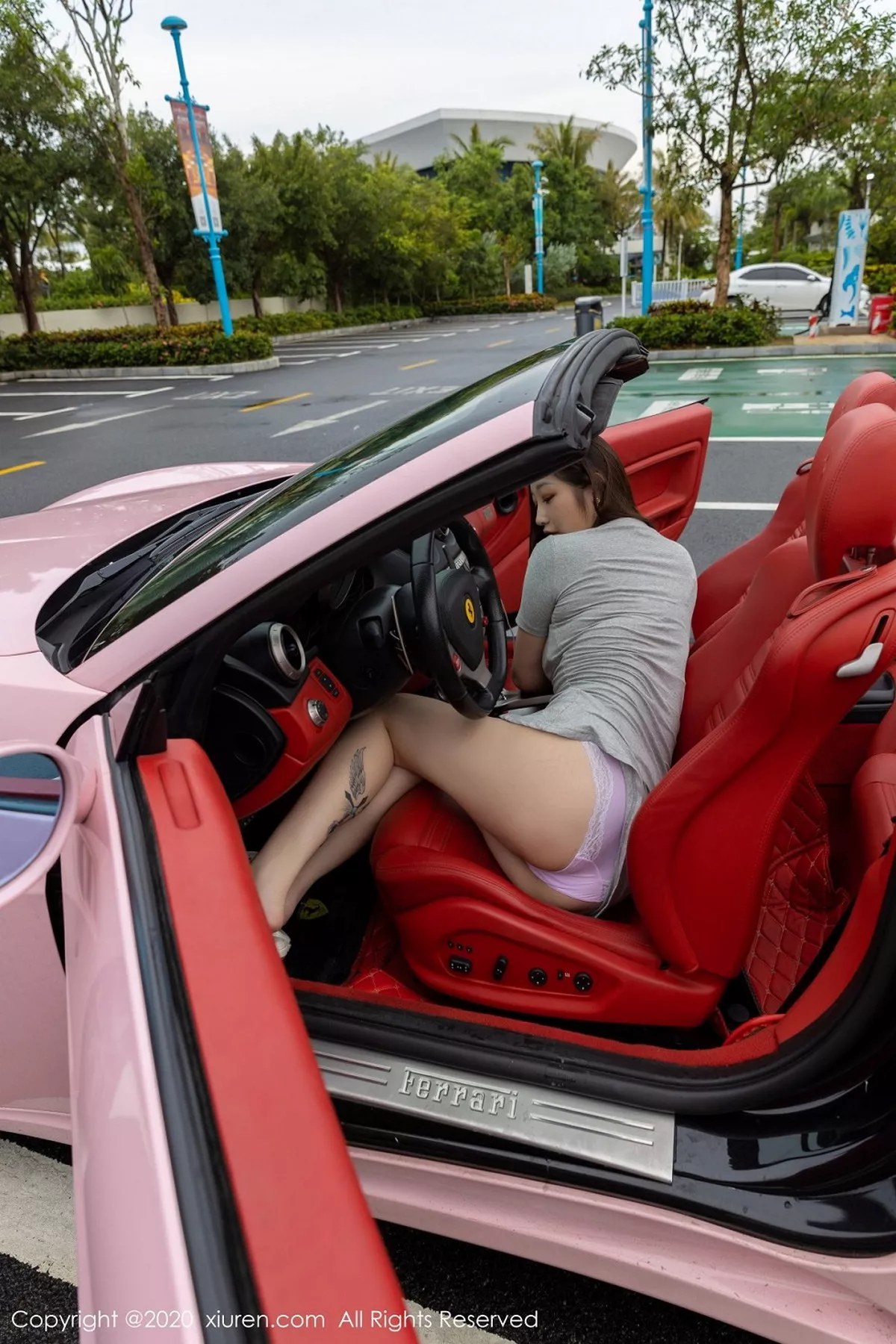 秀人集.com_[XiuRen秀人网]No.2641_女神Egg-尤妮丝＆妲己_Toxic倾情出境香车美人主题迷人诱惑写真65P