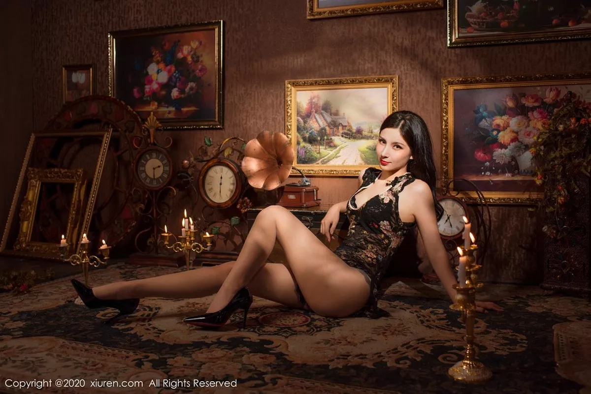 秀人集.com_[XiuRen秀人网]No.2643_嫩模小蛮妖Yummy私房欧美古典风性感旗袍配肉丝裤袜撩人诱惑写真41P