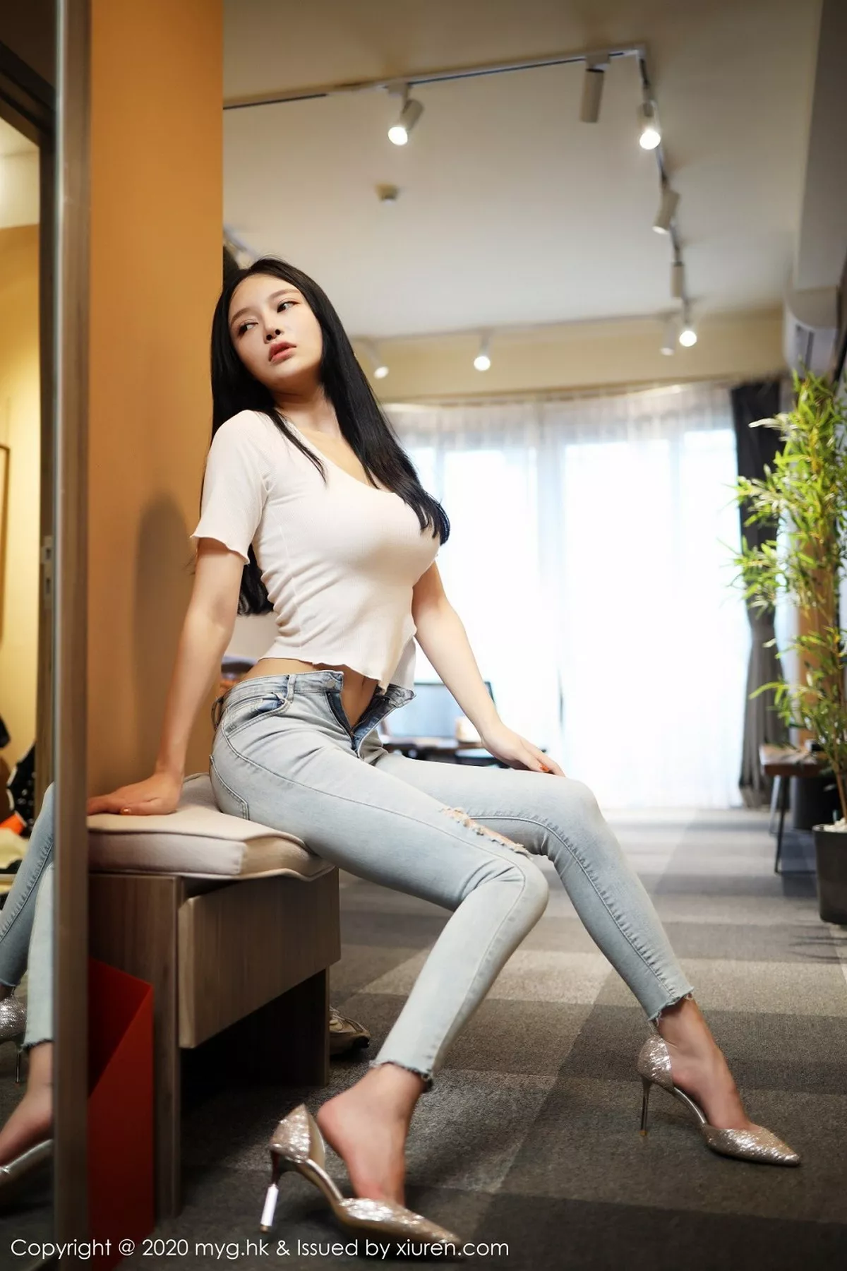 秀人集.com_[MyGirl美媛馆]Vol.459_女神唐琪儿私房破烂紧身牛仔裤半脱露翘臀撩人诱惑写真72P