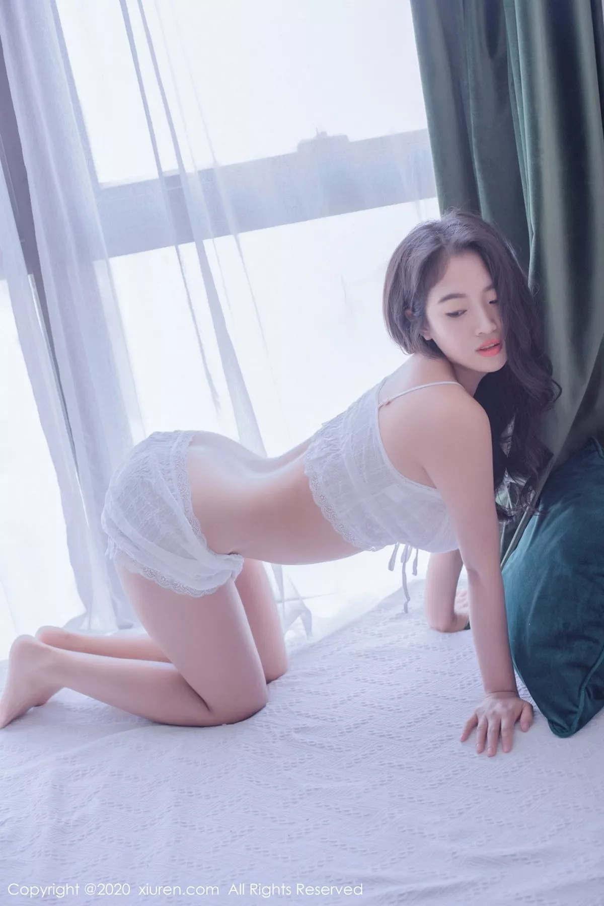 秀人集.com_[XiuRen秀人网]No.2821_嫩模舞媚歆私密熟女主题白色低胸内衣秀傲人豪乳诱惑写真60P