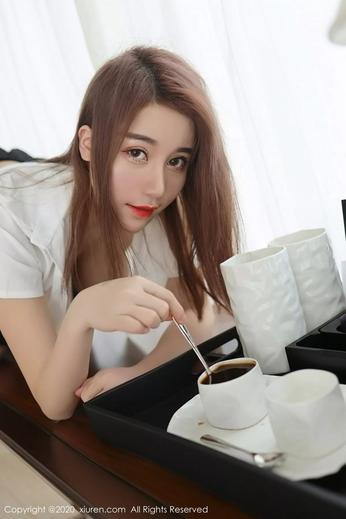 秀人集.com_[XiuRen秀人网]No.2831_嫩模美七Mia三亚旅拍白衬衫黑短裙制服配黑丝裤袜撩人诱惑写真48P