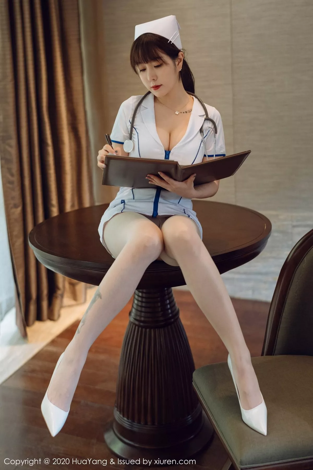 秀人集.com_[HuaYang花漾]Vol.330_女神王雨纯西双版纳旅拍性感护士装配开档肉丝裤袜撩人诱惑写真102P