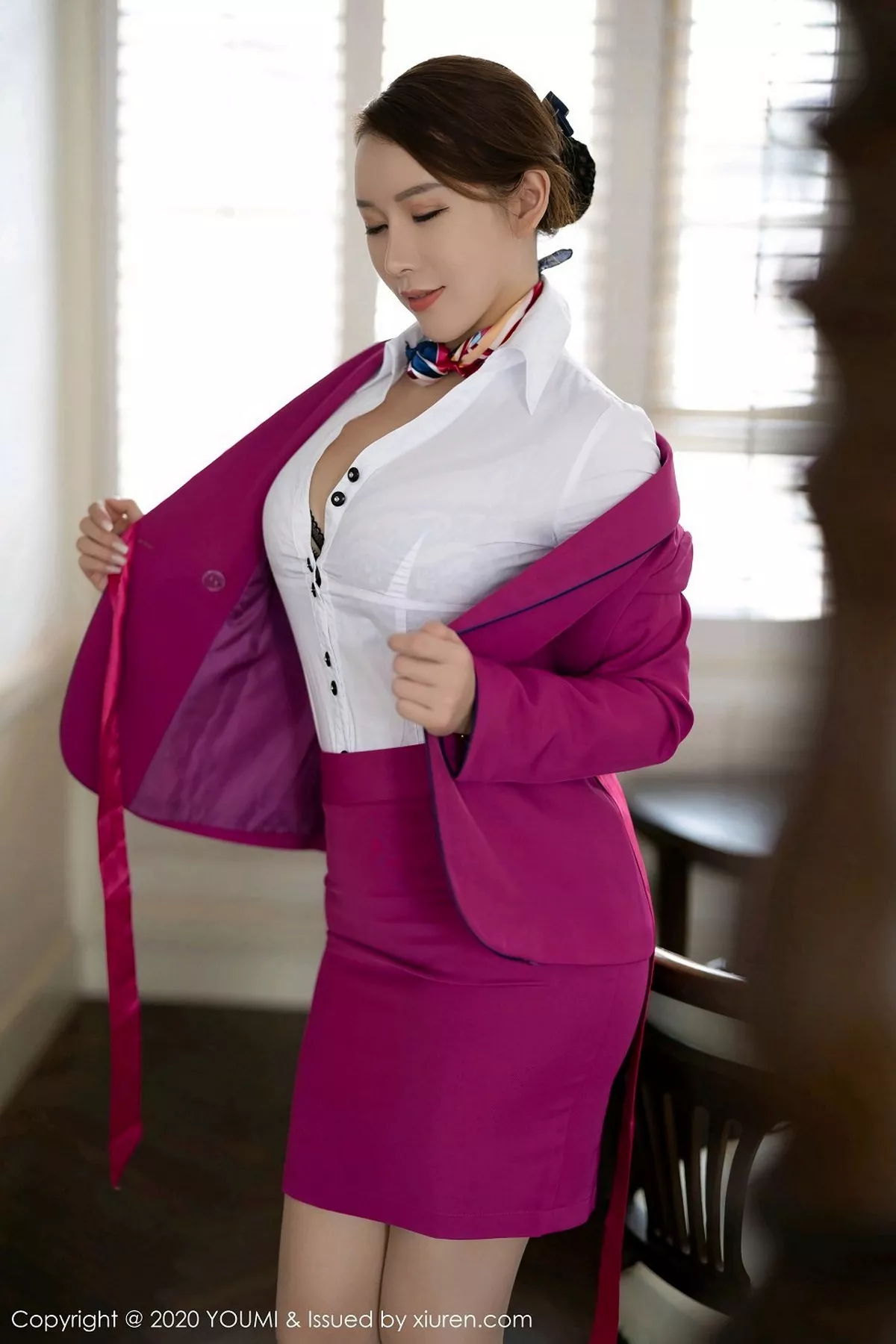 秀人集.com_[YouMi尤蜜荟]Vol.564_女神Egg-尤妮丝杭州旅拍空乘制服半脱露火辣身材极致诱惑写真83P