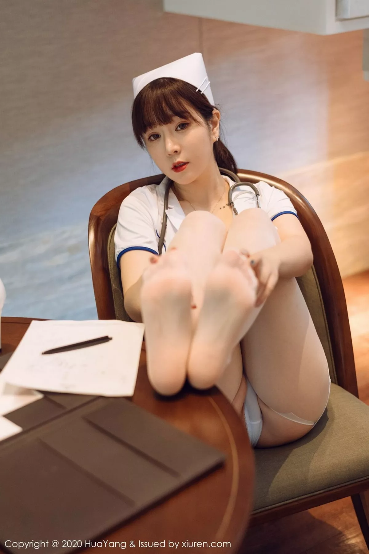 秀人集.com_[HuaYang花漾]Vol.330_女神王雨纯西双版纳旅拍性感护士装配开档肉丝裤袜撩人诱惑写真102P