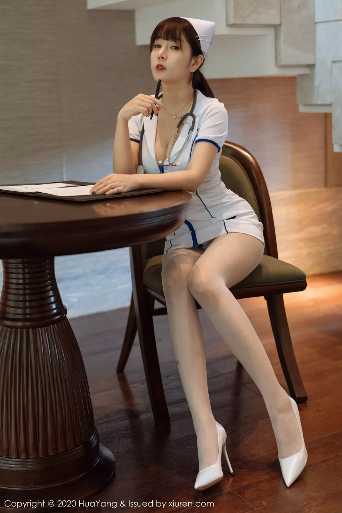 秀人集.com_[HuaYang花漾]Vol.330_女神王雨纯西双版纳旅拍性感护士装配开档肉丝裤袜撩人诱惑写真102P