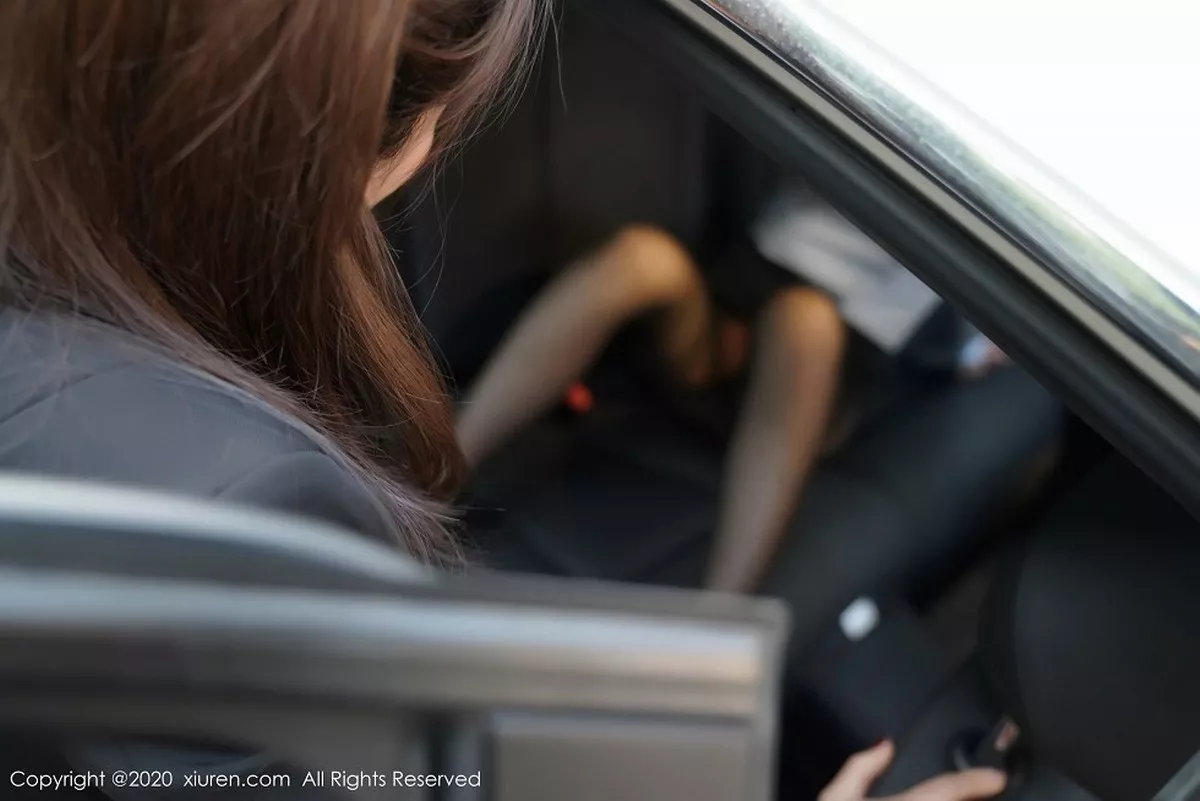 秀人集.com_[XiuRen秀人网]No.2836_嫩模Lucky沈欢欣性感姐妹花魅惑车拍+酒店私房互撩写真合集86P