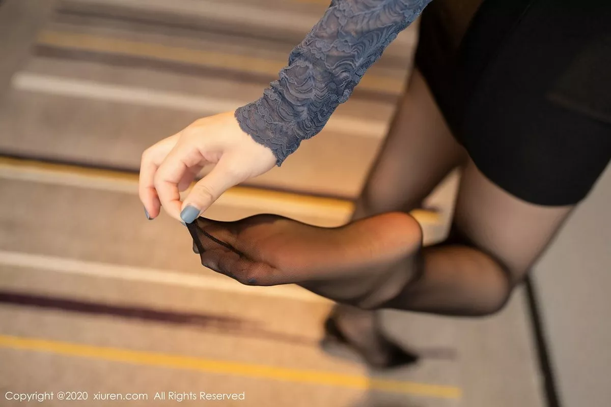 秀人集.com_[XiuRen秀人网]No.2847_嫩模鱼子酱Fish酒店前台误操作主题私房黑色蕾丝内衣诱惑写真68P