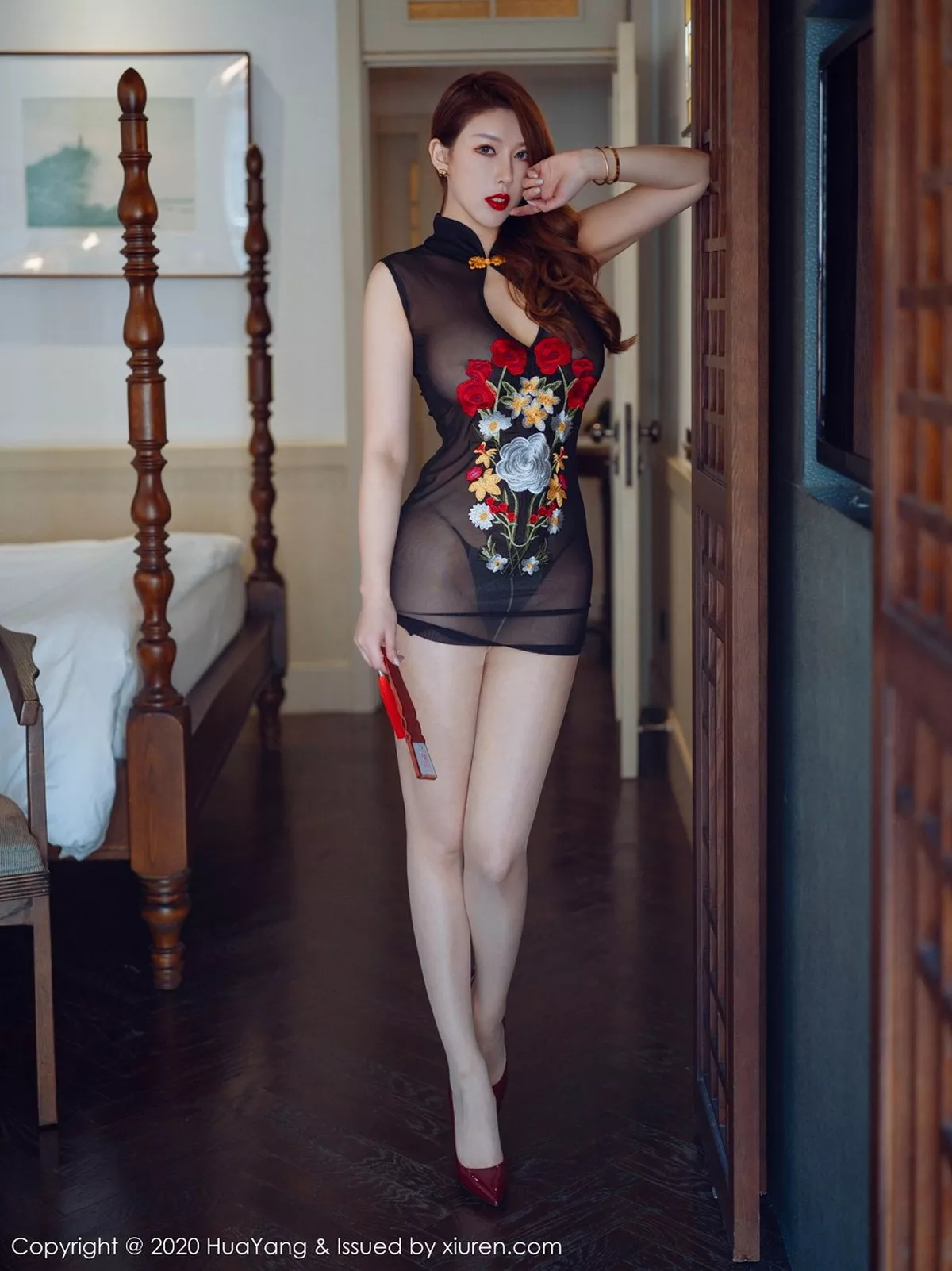 秀人集.com_[HuaYang花漾]Vol.333_女神Egg-尤妮丝杭州旅拍黑色精致薄透服饰秀丰满身材诱惑写真55P