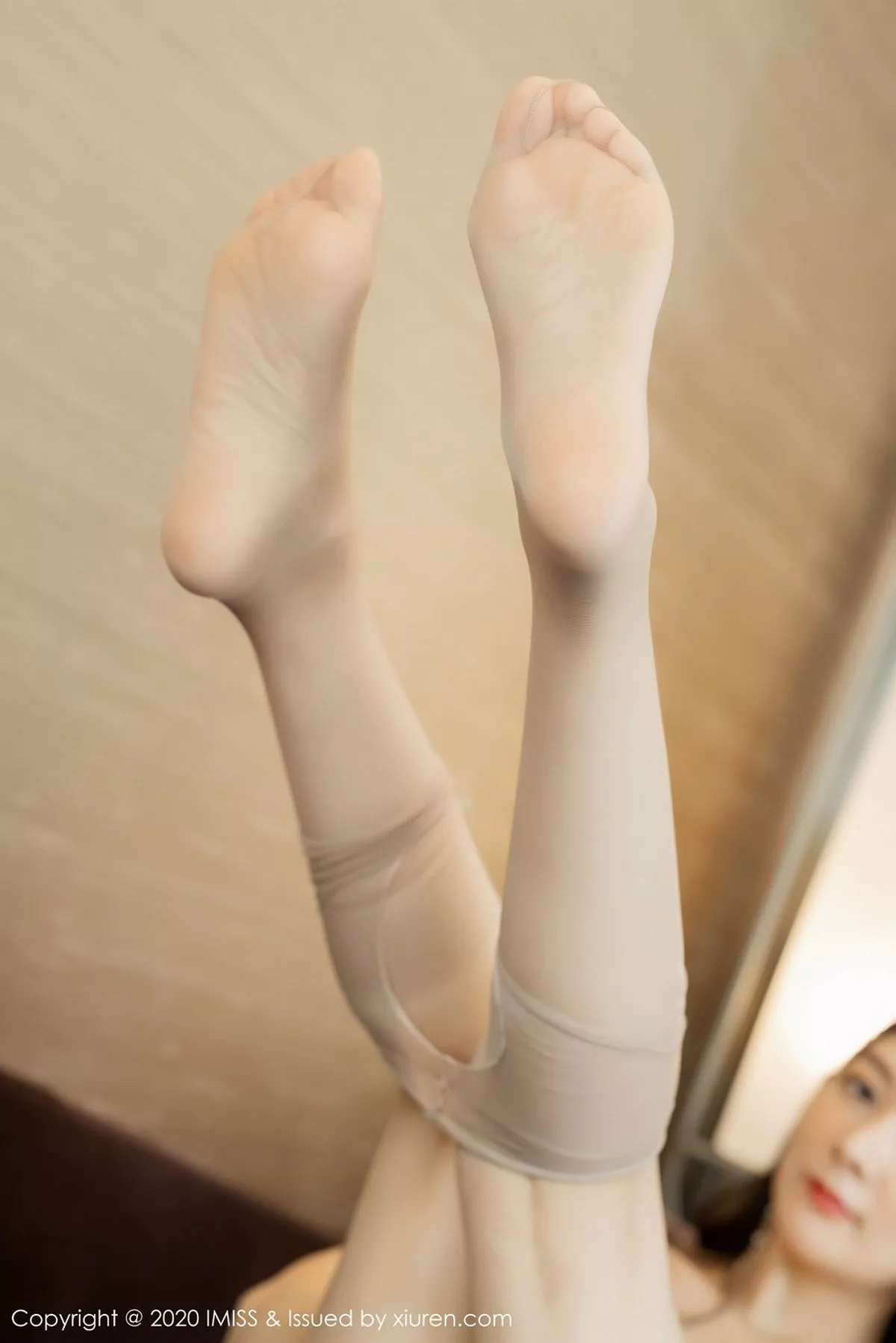 秀人集.com_[IMISS爱蜜社]Vol.531_女神Angela小热巴针织衣半脱露米色内衣配肉丝裤袜诱惑写真46P