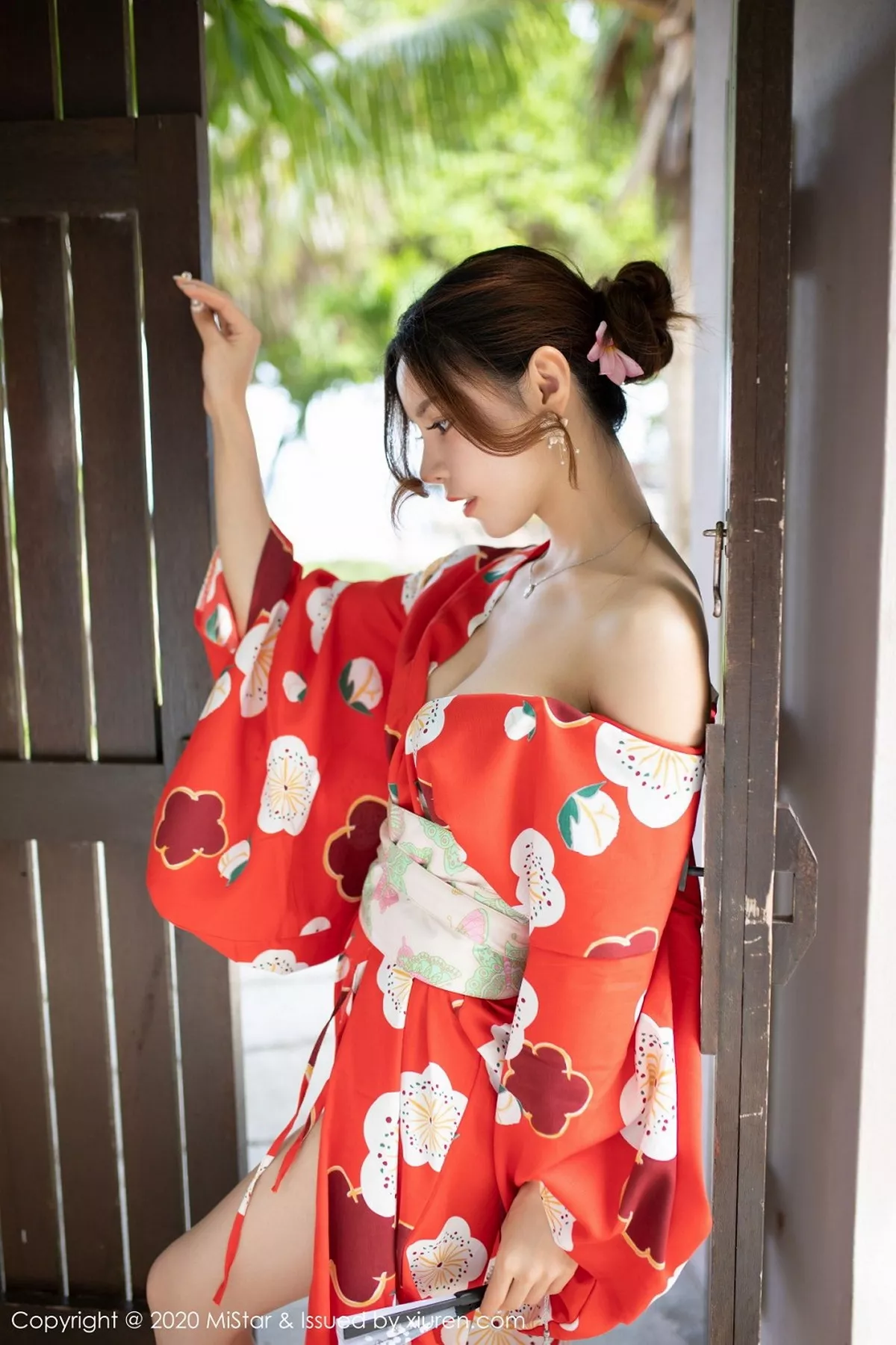 秀人集.com_[MiStar魅妍社]Vol.326_嫩模沈佳熹私房鲜艳红色和服半露酥胸白嫩美腿诱惑写真45P