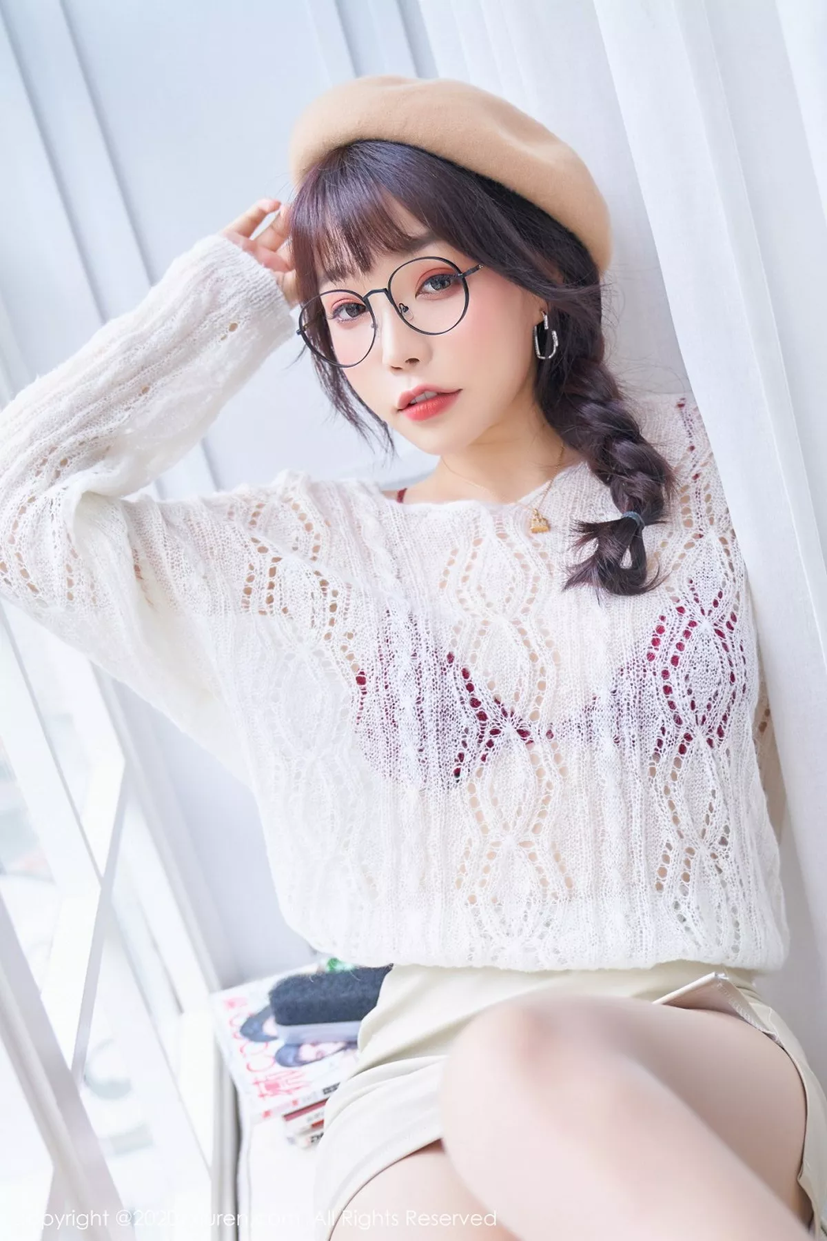 秀人集.com_[XiuRen秀人网]No.2859_女神芝芝Booty草帽眼镜OL主题性感红色内衣配肉丝裤袜诱惑写真84P