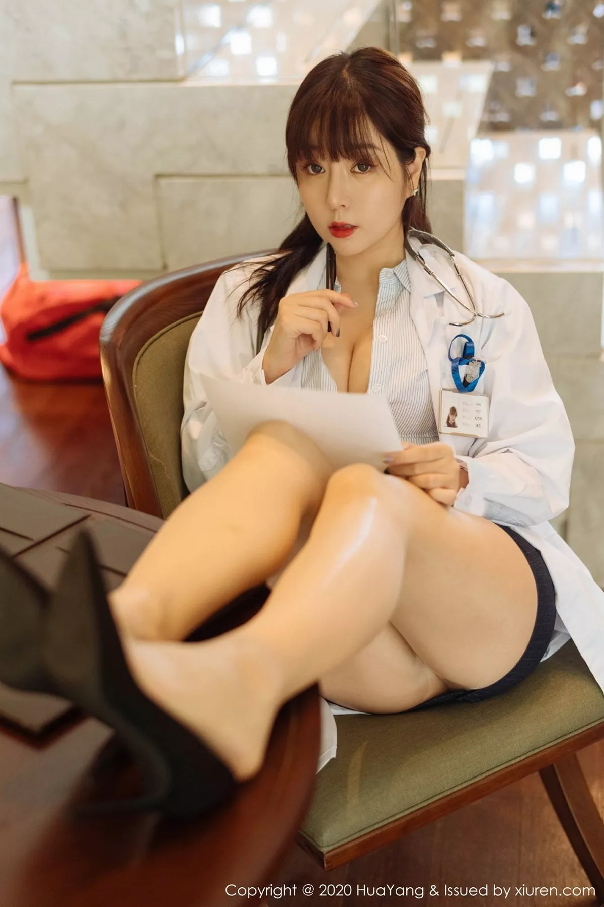 秀人集.com_[HuaYang花漾]Vol.334_女神王雨纯西双版纳旅拍医生剧情主题超薄肉丝裤袜诱惑写真73P