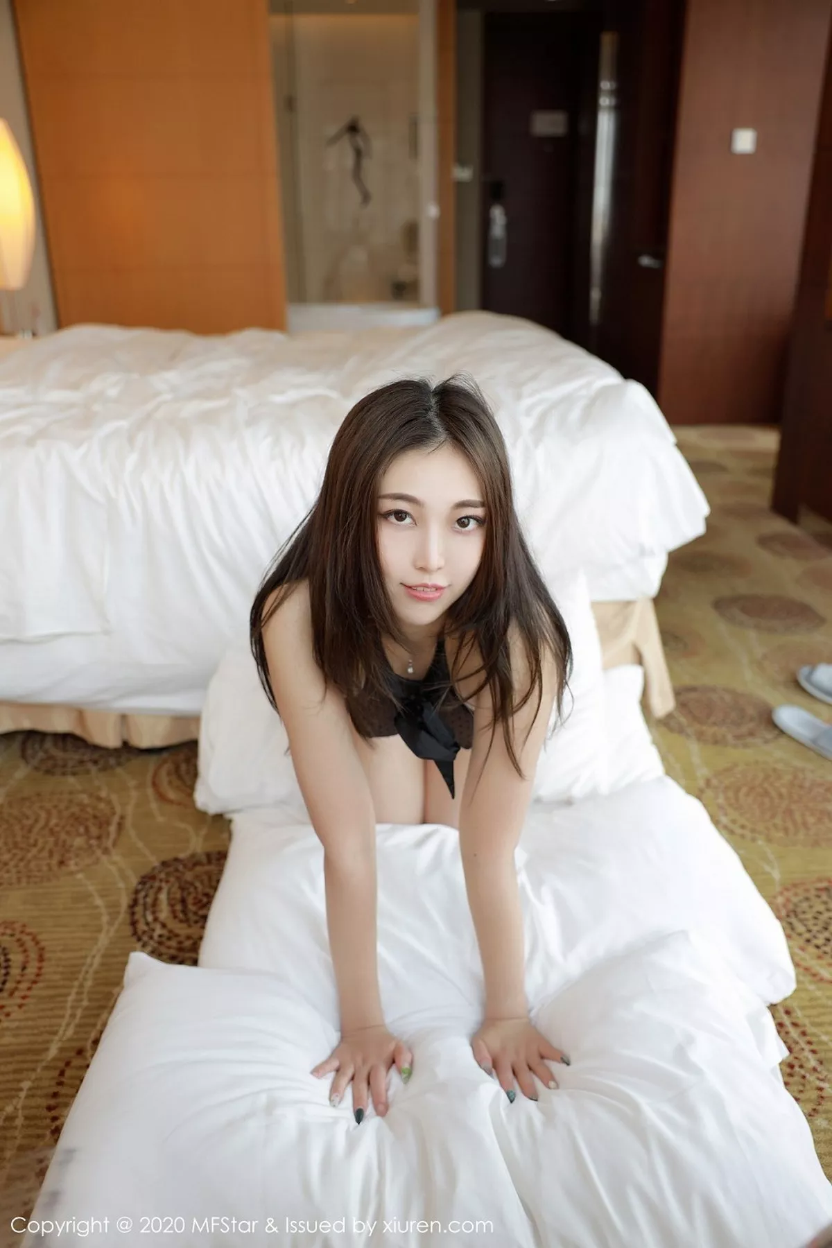 秀人集.com_[MFStar模范学院]Vol.420_嫩模郑颖姗私房性感黑色缕空内衣透视秀豪乳诱惑写真35P