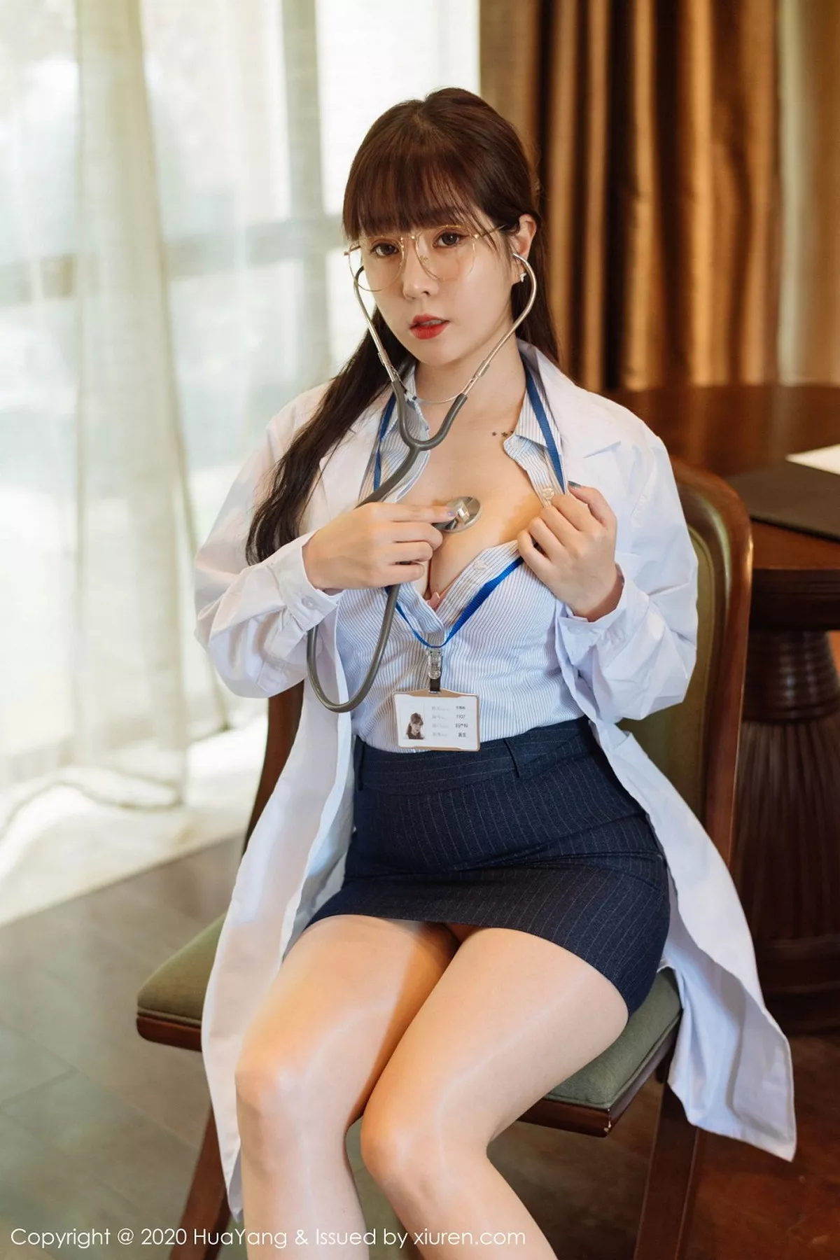 秀人集.com_[HuaYang花漾]Vol.334_女神王雨纯西双版纳旅拍医生剧情主题超薄肉丝裤袜诱惑写真73P