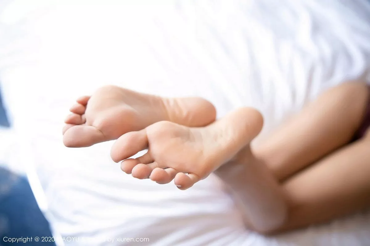 秀人集.com_[XiaoYu画语界]Vol.424_气质女神Carry私房脱古韵旗袍露性感内衣撩人诱惑写真61P