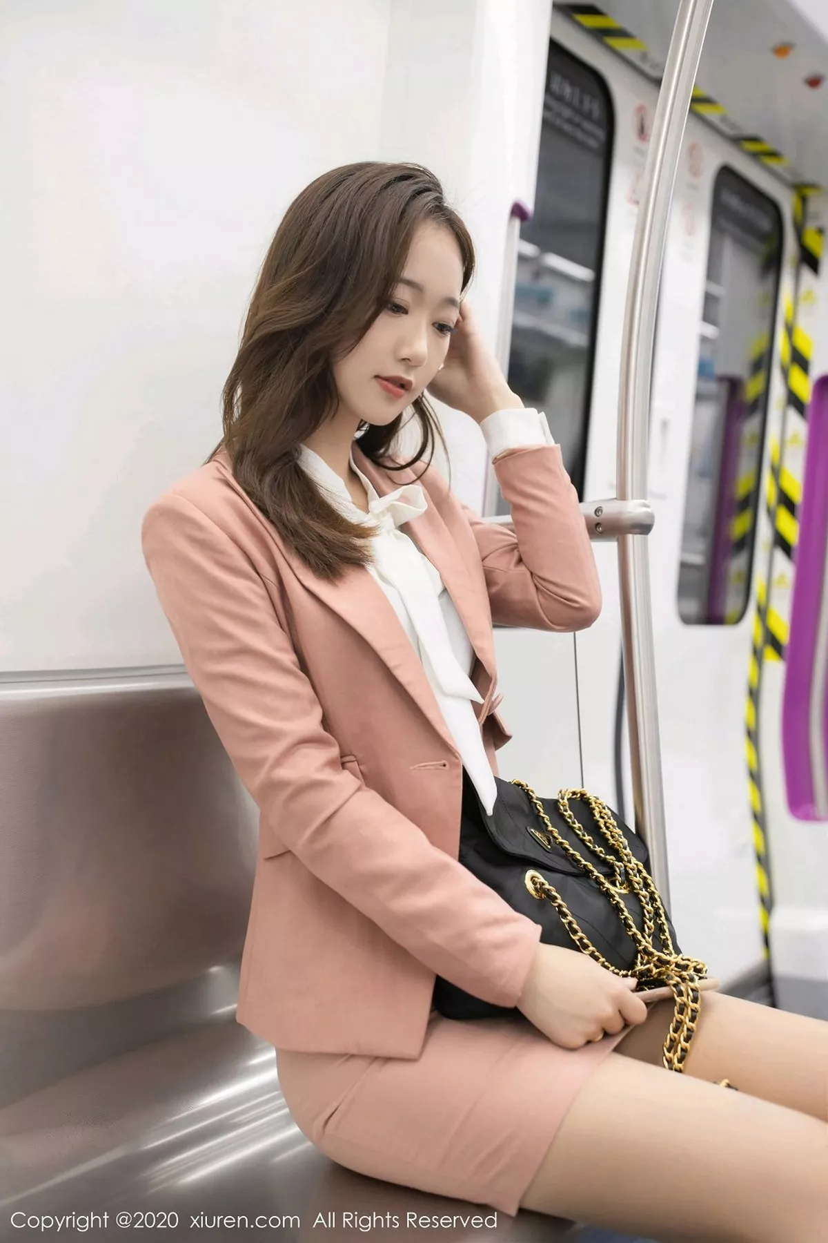 秀人集.com_[XiuRen秀人网]No.2865_嫩模唐安琪地铁学妹系列主题性感内衣配开档肉丝裤袜诱惑写真62P