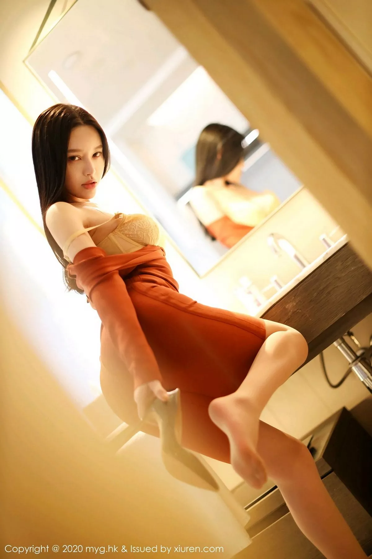 秀人集.com_[MyGirl美媛馆]Vol.466_女神唐琪儿私房脱猩红连身裙露性感内衣蕾丝吊袜诱惑写真45P