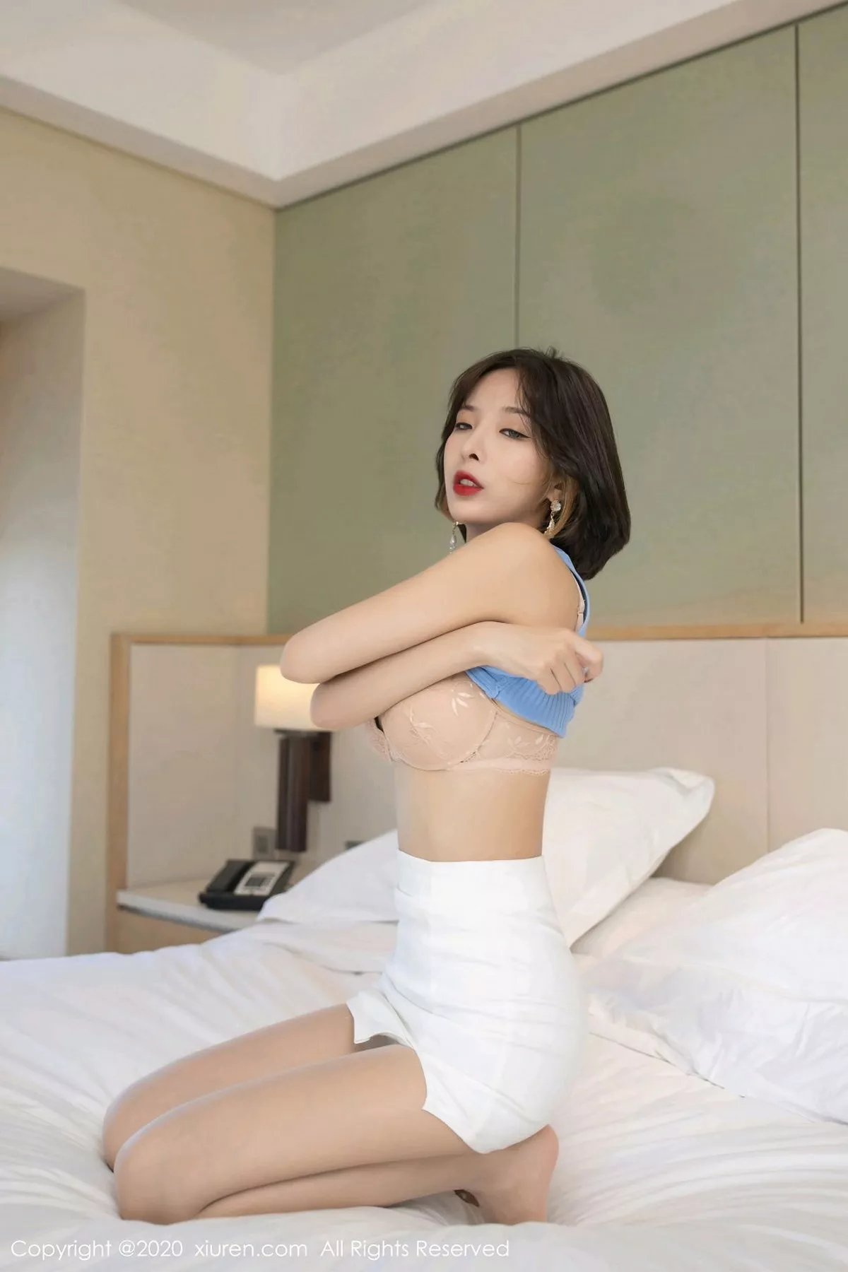 秀人集.com_[XiuRen秀人网]No.2876_嫩模陈小喵合租室友主题床上性感内衣配无内肉丝裤袜诱惑写真76P