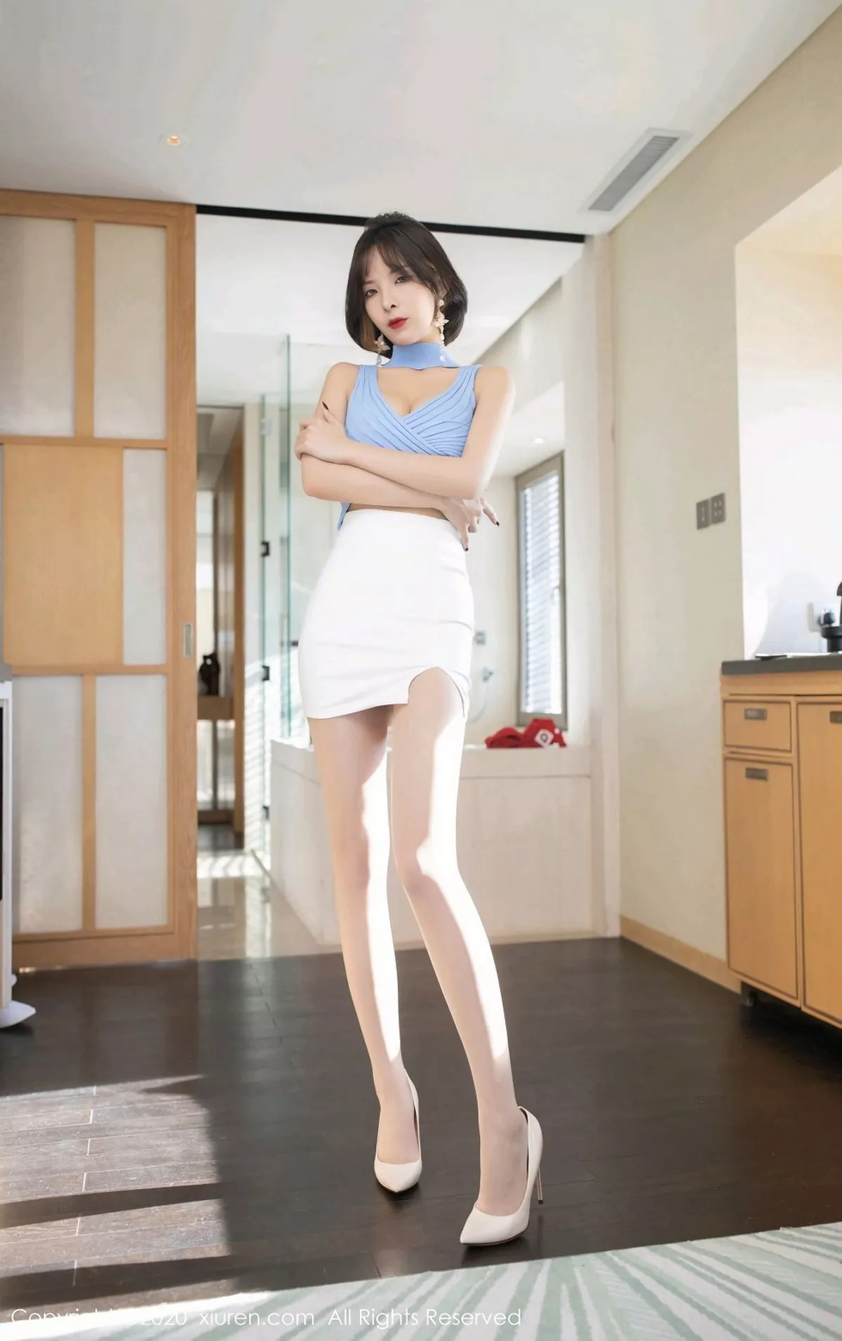 秀人集.com_[XiuRen秀人网]No.2876_嫩模陈小喵合租室友主题床上性感内衣配无内肉丝裤袜诱惑写真76P