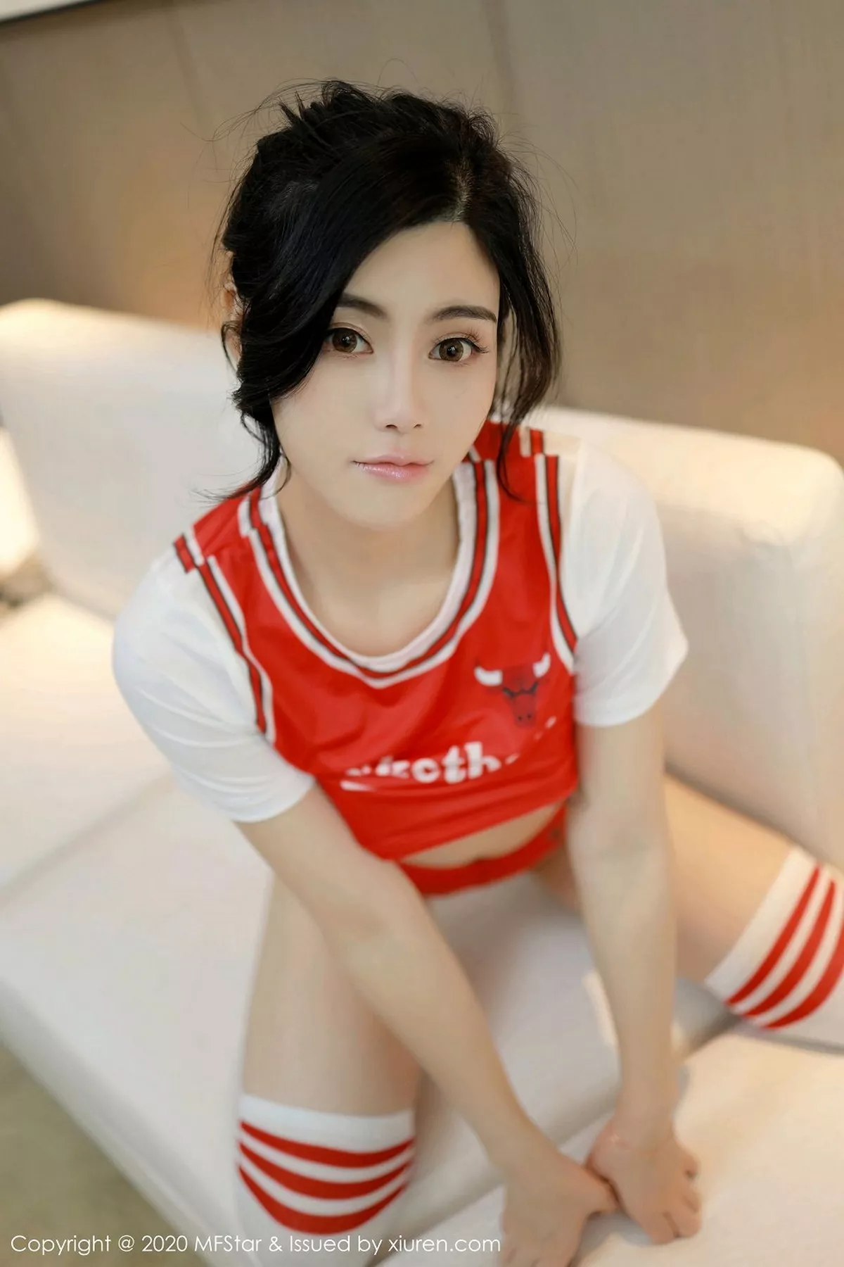 秀人集.com_[MFStar模范学院]Vol.422_嫩模白甜NBA公牛篮球宝贝主题半脱露完美身材诱惑写真43P