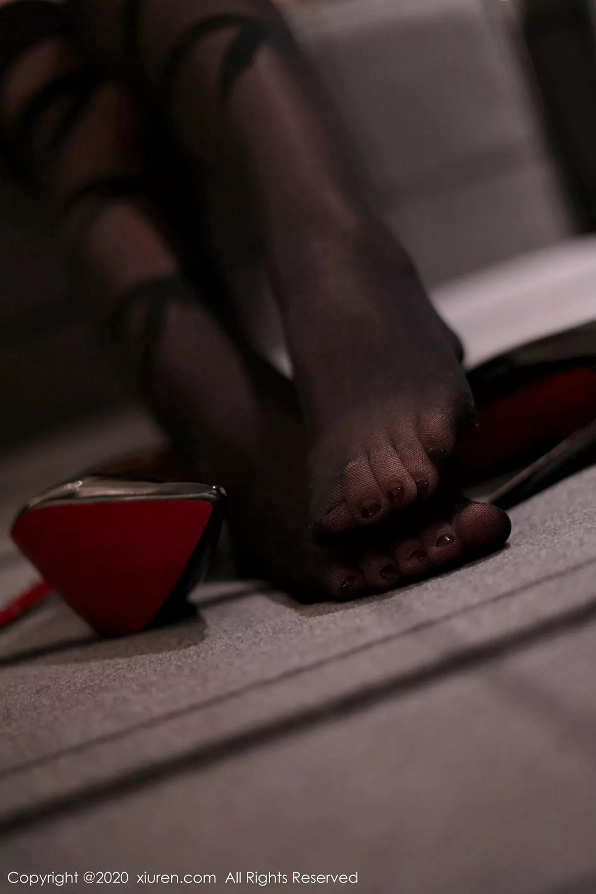 秀人集.com_[XiuRen秀人网]No.2879_嫩模美七Mia黑色魅惑情趣内衣配黑丝袜秀丰乳肥臀惹火诱惑写真49P