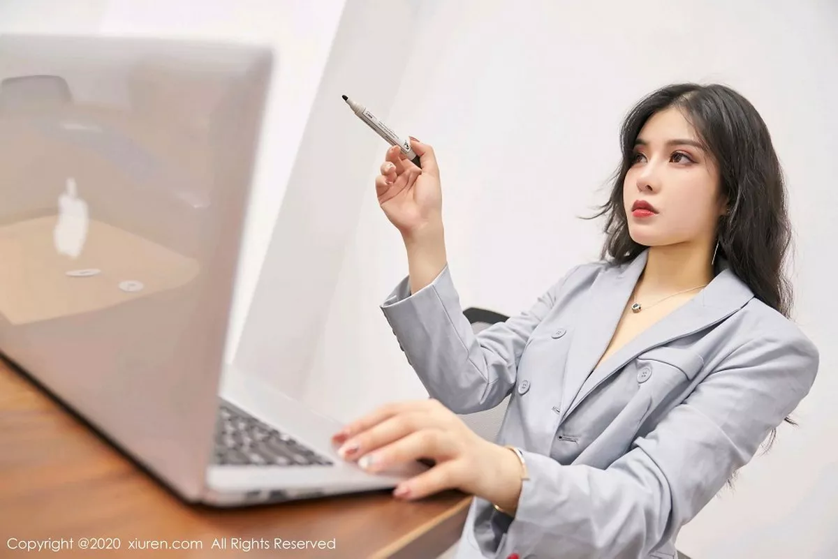 秀人集.com_[XiuRen秀人网]No.2878_嫩模韩静安经典职场职业装半脱露精致镂空内衣秀翘臀诱惑写真58P