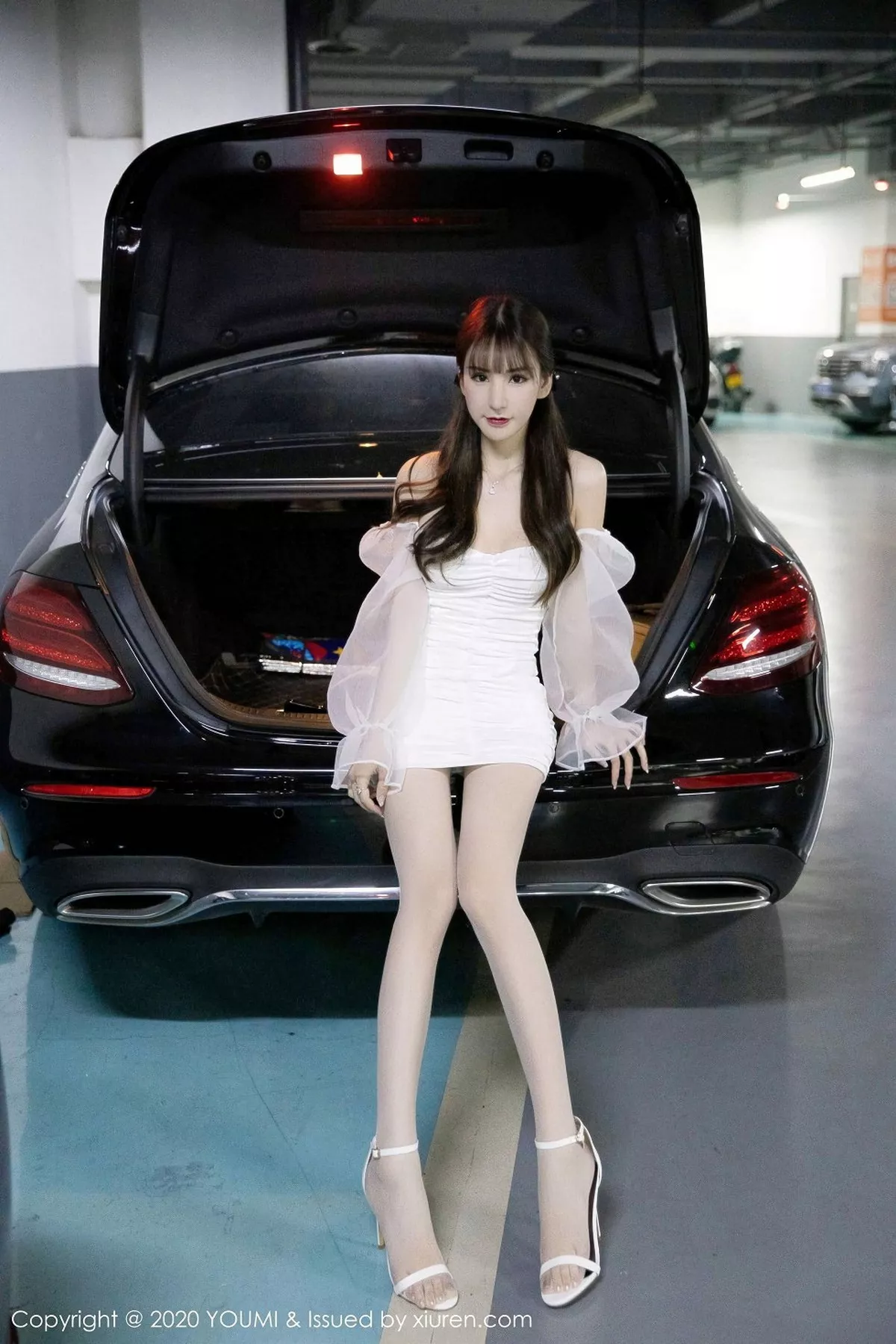 秀人集.com_[YouMi尤蜜荟]Vol.570_女神周于希Sandy洁白轻透服饰半脱秀豪乳翘臀撩人诱惑写真58P