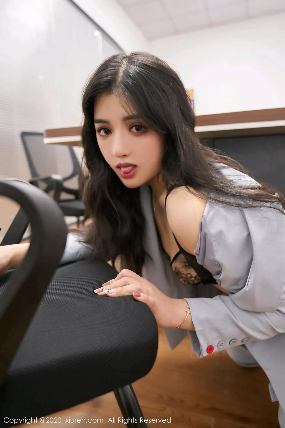 秀人集.com_[XiuRen秀人网]No.2878_嫩模韩静安经典职场职业装半脱露精致镂空内衣秀翘臀诱惑写真58P