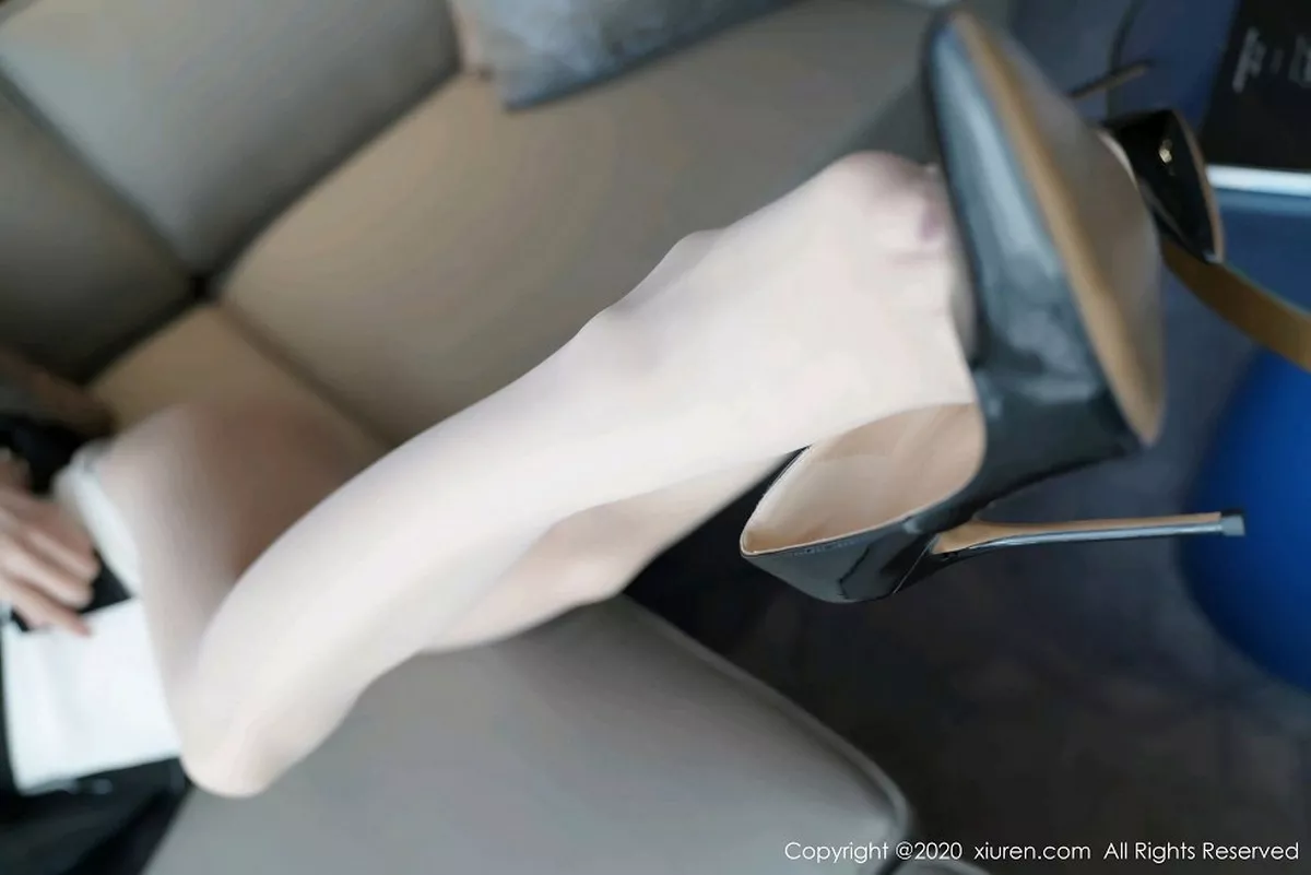 秀人集.com_[XiuRen秀人网]No.2885_女神周于希Sandy职场OL剧情主题私房半脱肉丝裤袜极致诱惑写真113P