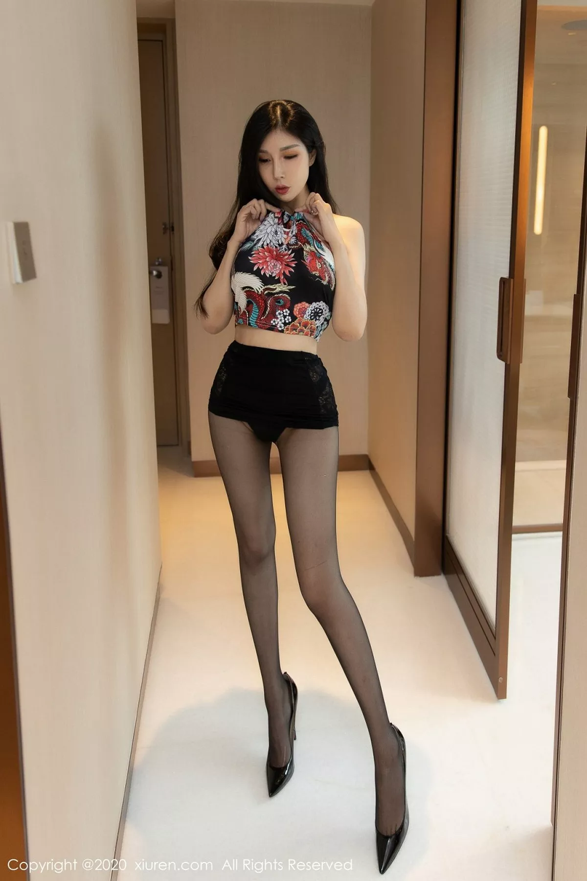 秀人集.com_[XiuRen秀人网]No.2894_嫩模田冰冰私房超薄黑丝裤袜+黑色高叉连体衣秀凹凸身材诱惑写真50P