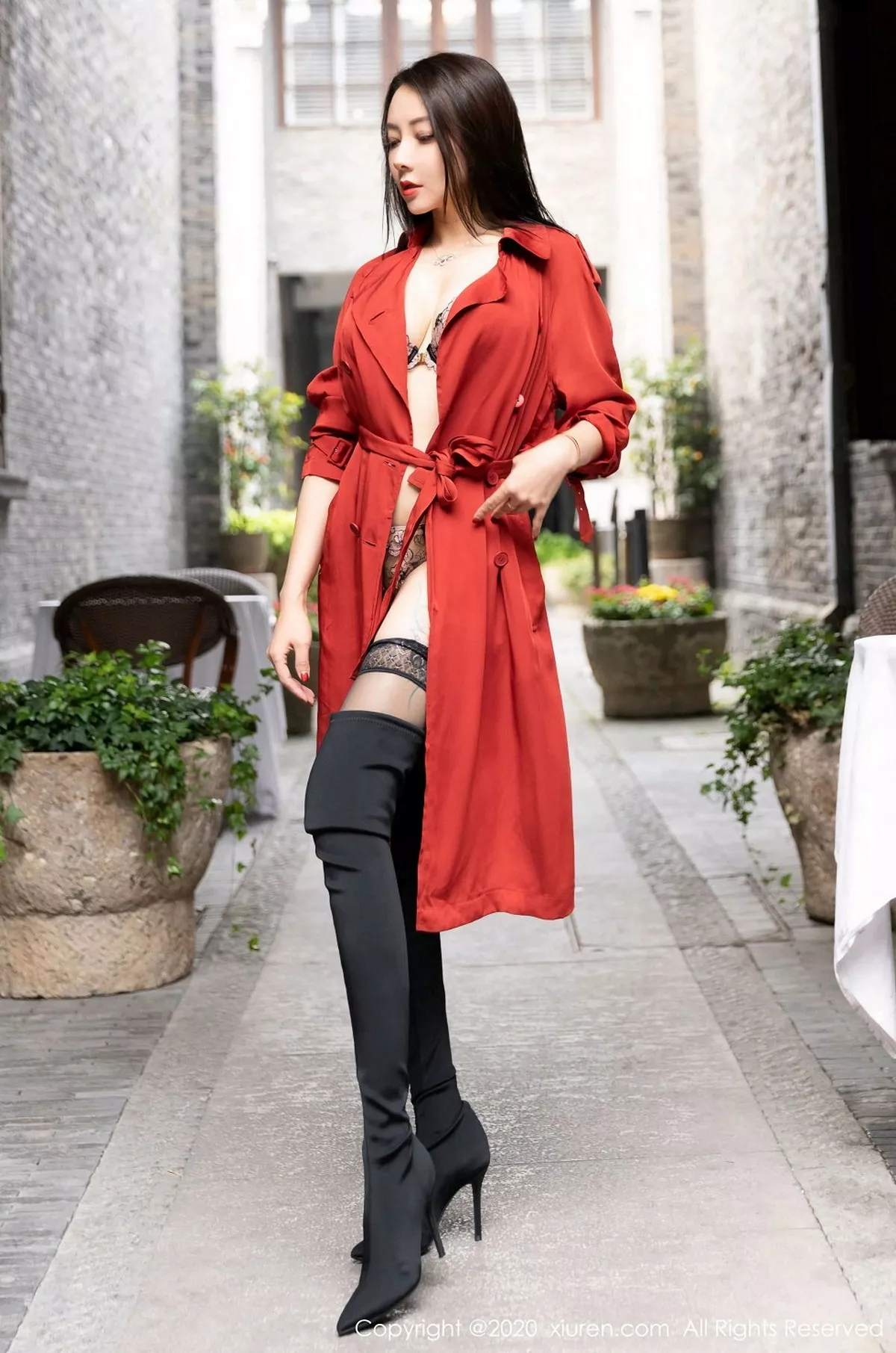 秀人集.com_[XiuRen秀人网]No.2780_御姐果儿Victoria猩红飒爽皮衣下精致镂空内衣撩人诱惑写真53P