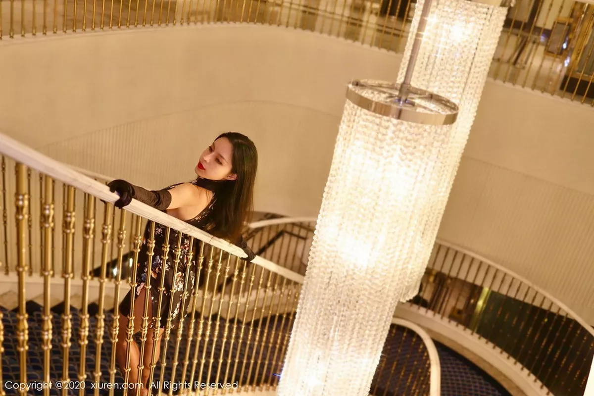 秀人集.com_[XiuRen秀人网]No.2897_嫩模Riri617私房古韵旗袍配黑丝裤袜秀翘臀美腿极致魅惑写真72P