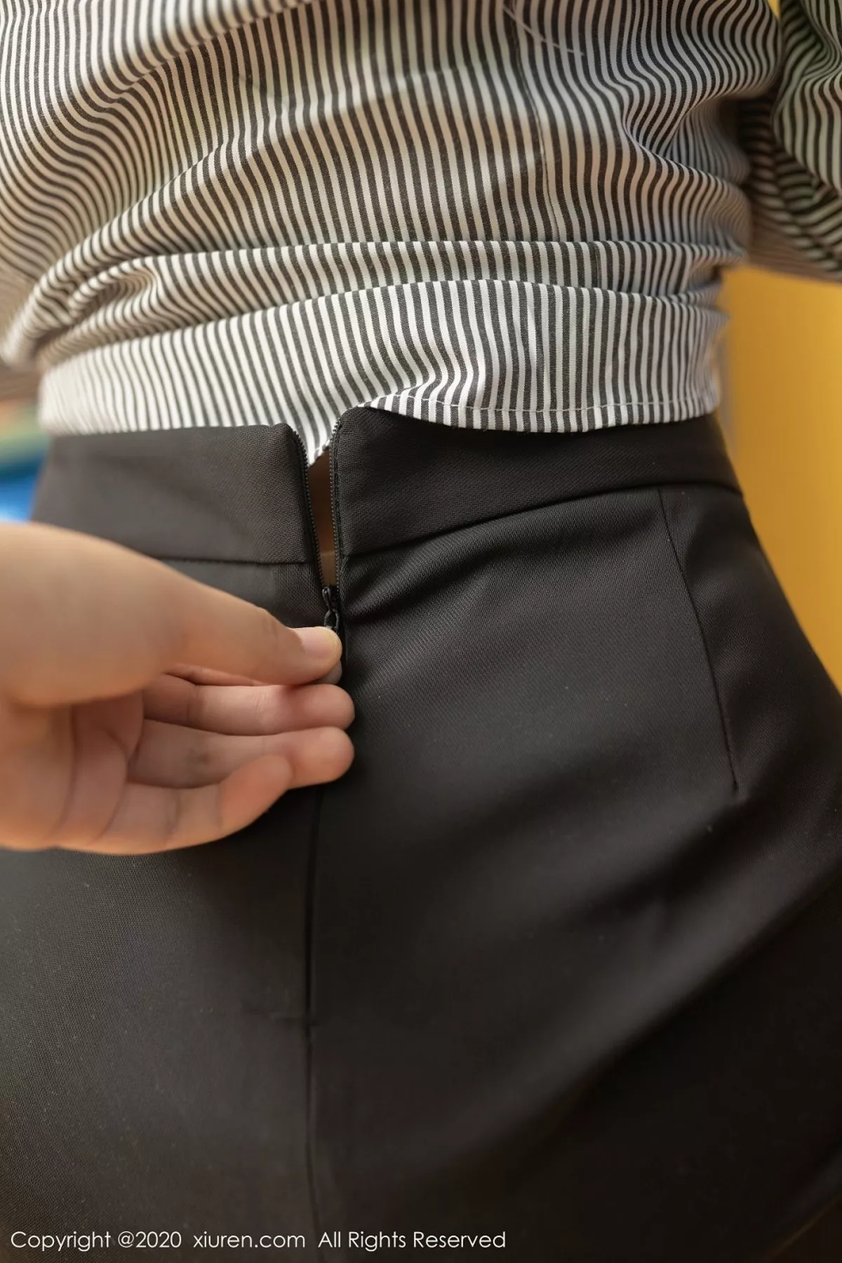 秀人集.com_[XiuRen秀人网]No.2900_嫩模陈小喵仓库监控剧情主题白色蕾丝内衣配肉丝裤袜诱惑写真75P