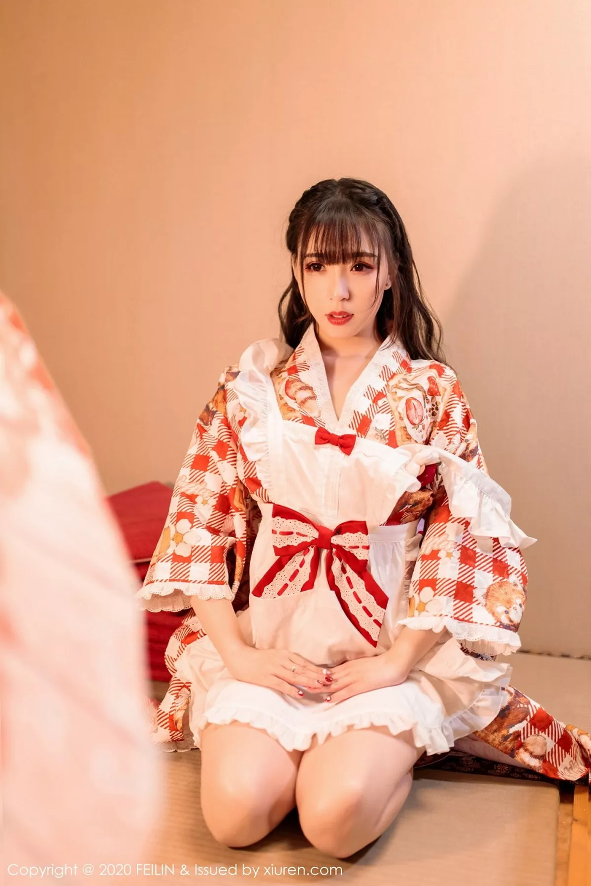 秀人集.com_[FeiLin嗲囡囡]VOL.360_嫩模小波多私房日系风团花锦簇半脱秀凹凸身材诱惑写真50P