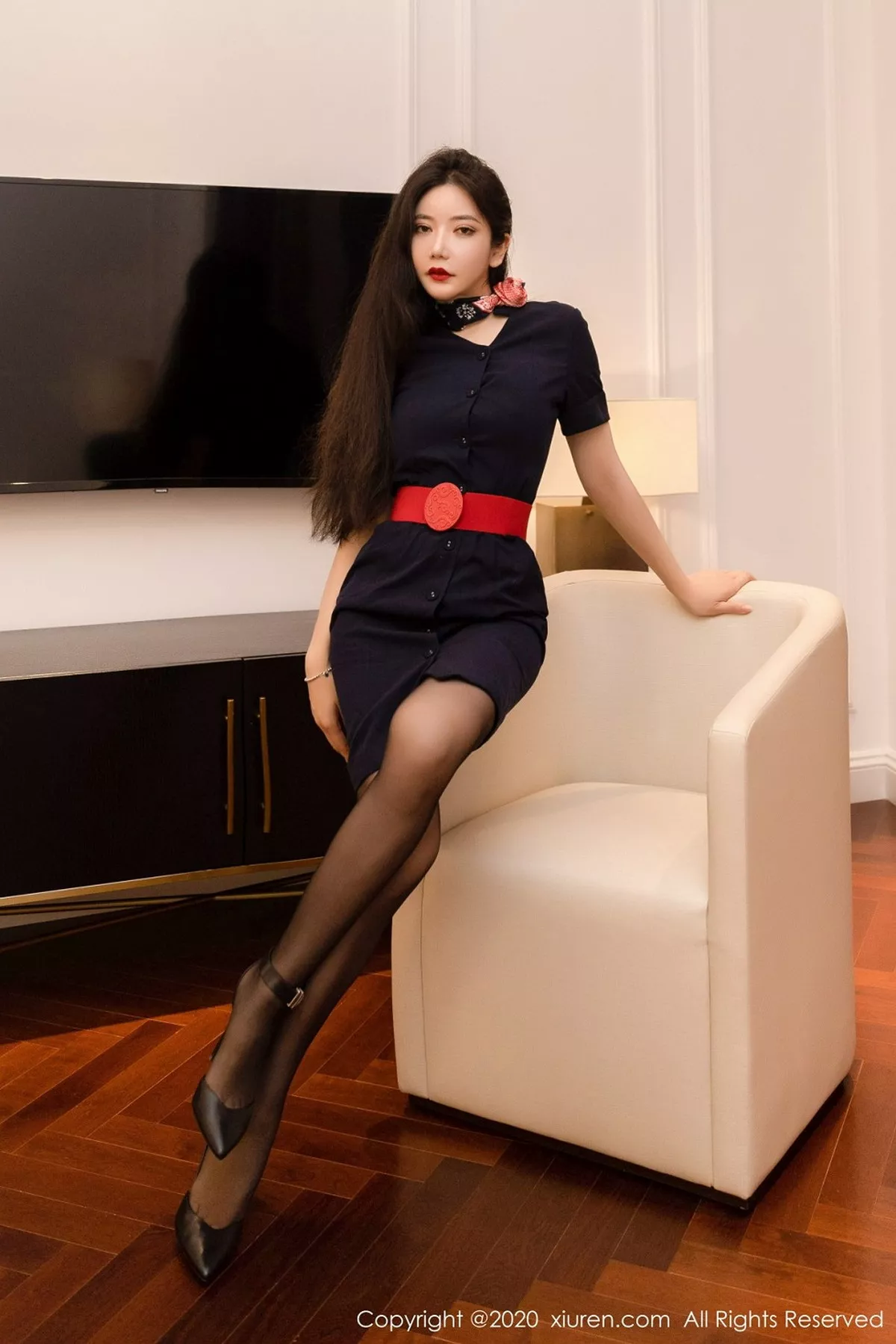 秀人集.com_[XiuRen秀人网]No.2902_女神心妍小公主乘务长制服主题私房半脱露丁字裤秀翘臀诱惑写真40P