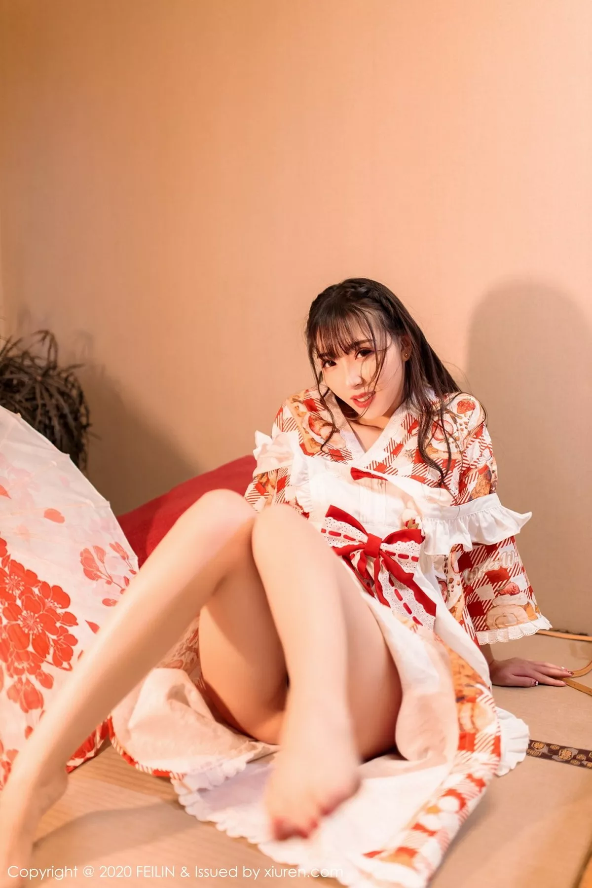 秀人集.com_[FeiLin嗲囡囡]VOL.360_嫩模小波多私房日系风团花锦簇半脱秀凹凸身材诱惑写真50P