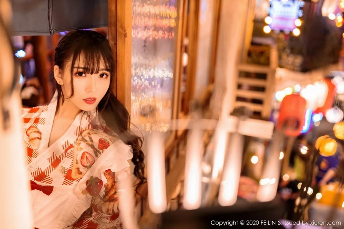 秀人集.com_[FeiLin嗲囡囡]VOL.360_嫩模小波多私房日系风团花锦簇半脱秀凹凸身材诱惑写真50P