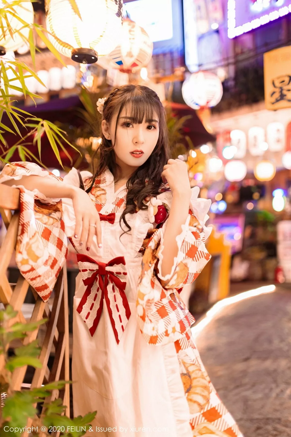 秀人集.com_[FeiLin嗲囡囡]VOL.360_嫩模小波多私房日系风团花锦簇半脱秀凹凸身材诱惑写真50P