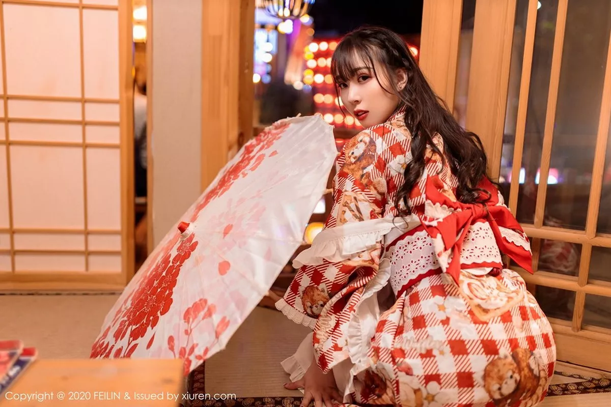 秀人集.com_[FeiLin嗲囡囡]VOL.360_嫩模小波多私房日系风团花锦簇半脱秀凹凸身材诱惑写真50P