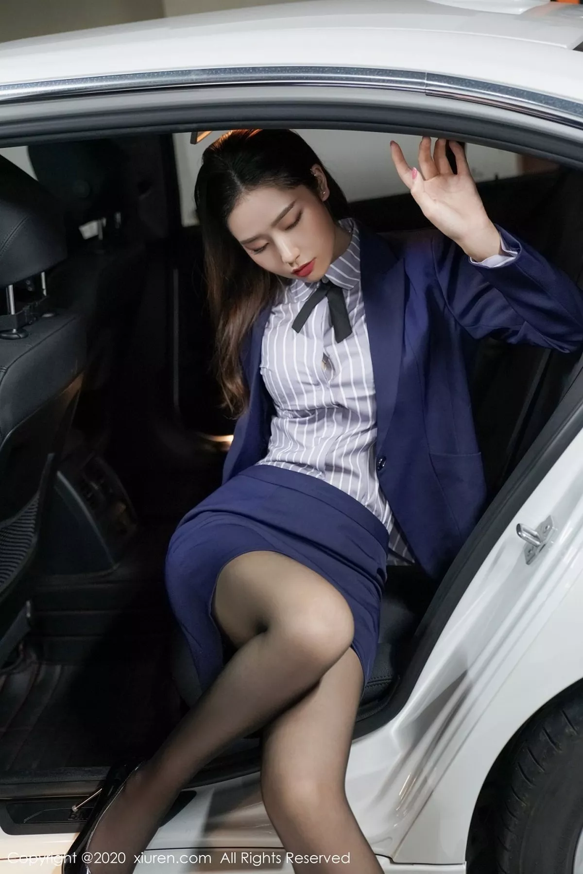 秀人集.com_[XiuRen秀人网]No.2784_嫩模方子萱职场秘书OL主题私房半脱露性感黑色内衣秀高挑身材写真81P