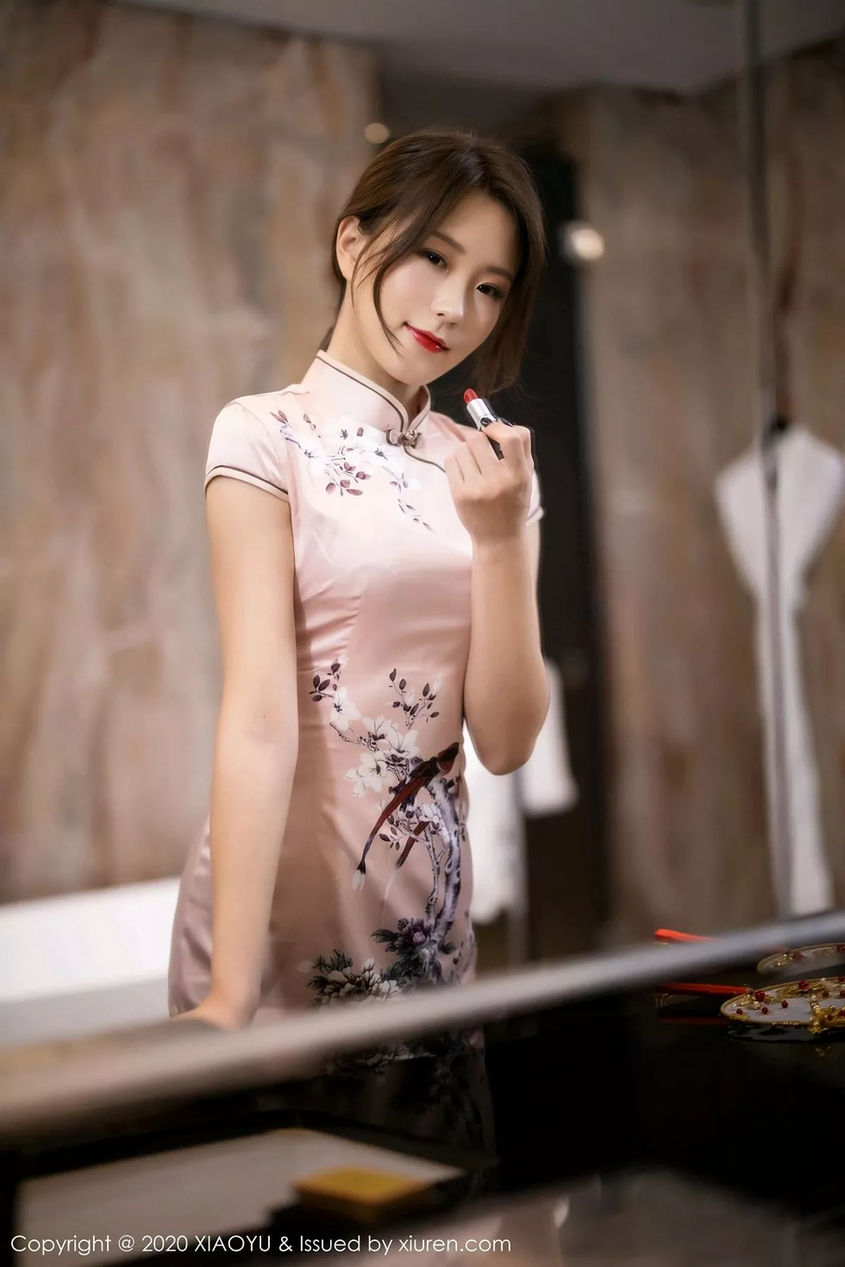 秀人集.com_[XiaoYu画语界]Vol.410_嫩模杨紫嫣Cynthia私房古韵旗袍半脱露性感内衣诱惑写真66P