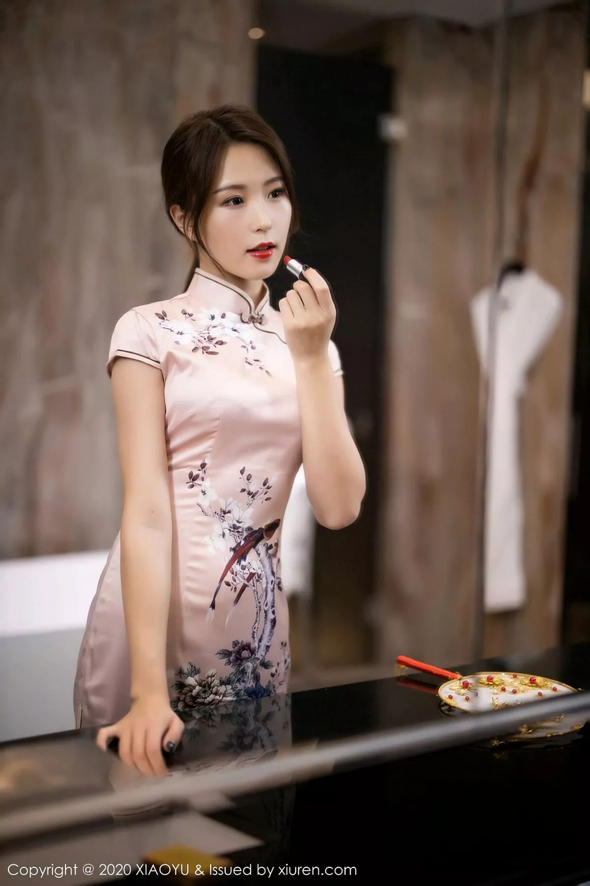 秀人集.com_[XiaoYu画语界]Vol.410_嫩模杨紫嫣Cynthia私房古韵旗袍半脱露性感内衣诱惑写真66P