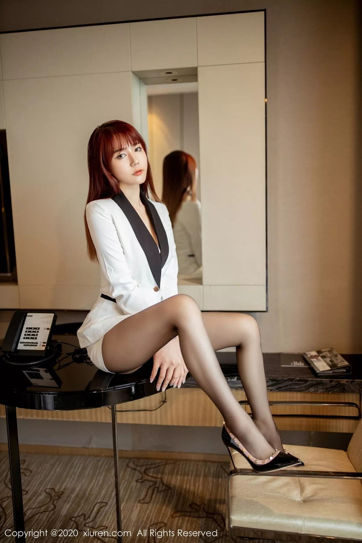 秀人集.com_[XiuRen秀人网]No.2792_嫩模Fairy如歌飒爽职场制服主题半脱露豪乳遮点极致诱惑写真35P