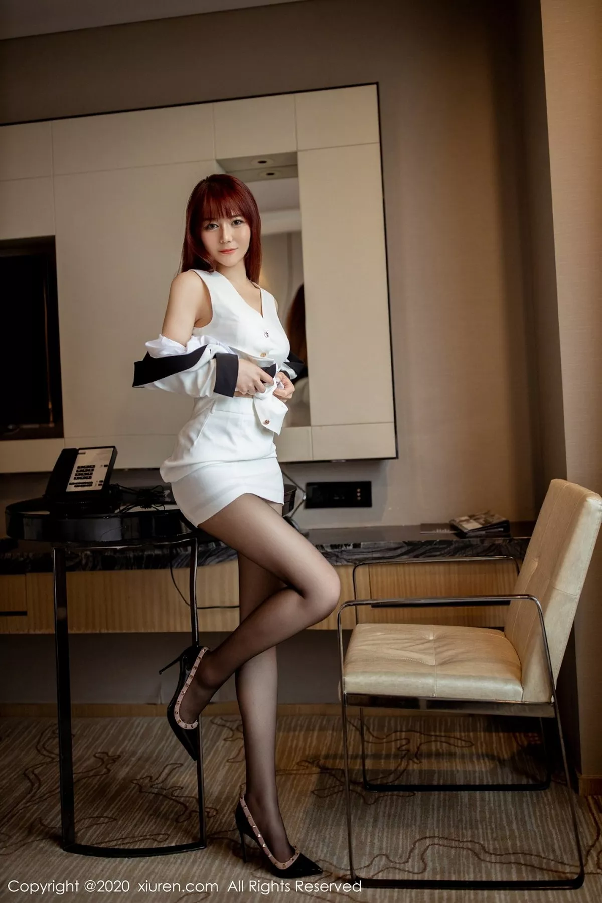 秀人集.com_[XiuRen秀人网]No.2792_嫩模Fairy如歌飒爽职场制服主题半脱露豪乳遮点极致诱惑写真35P